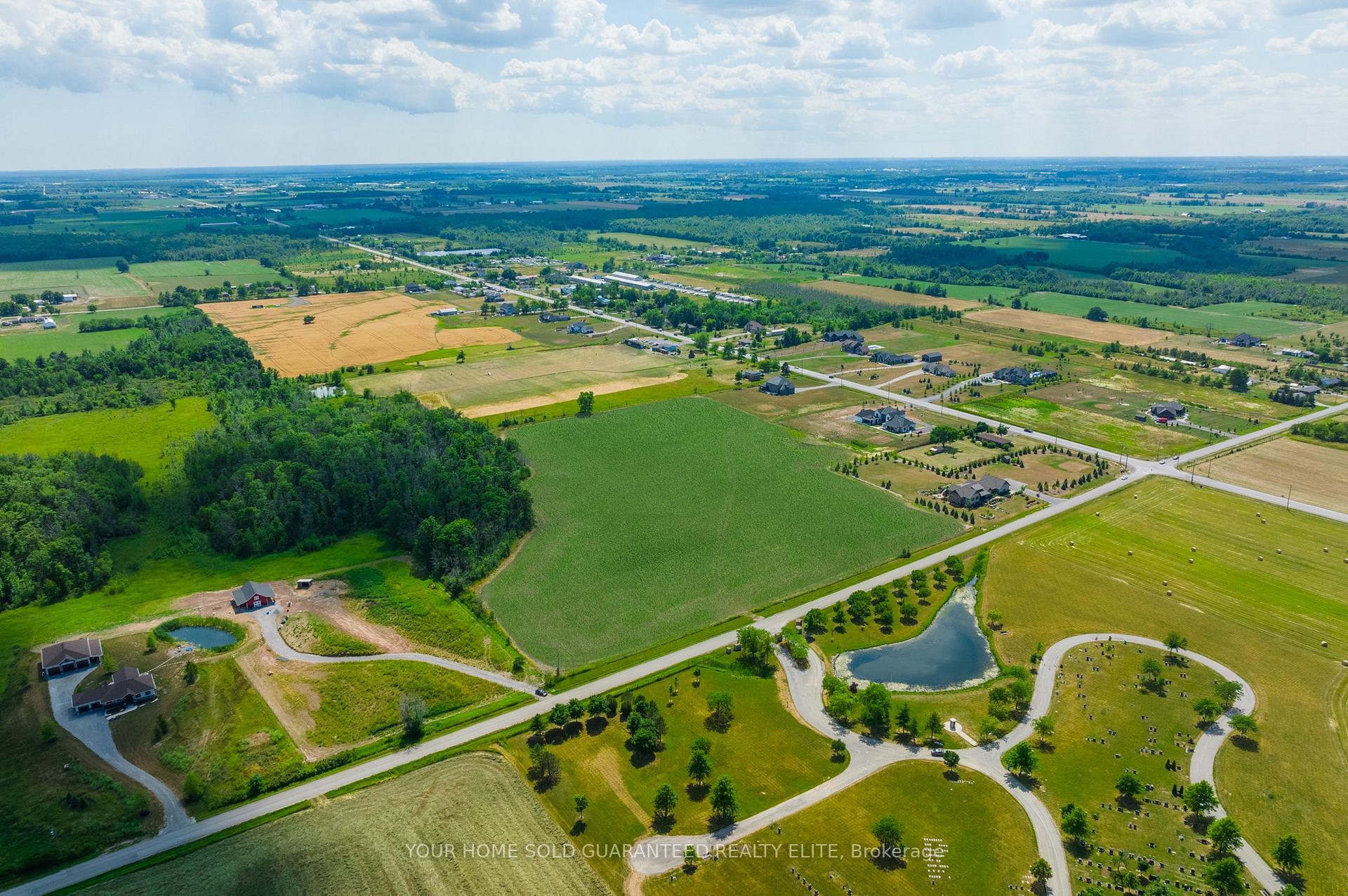 Photo 4 of 60 Elm Tree Road E, Grimsby, Grimsby Escarpment — HOMEH