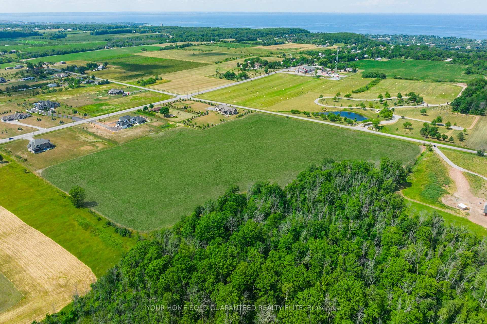 Photo 9 of 60 Elm Tree Road E, Grimsby, Grimsby Escarpment — HOMEH