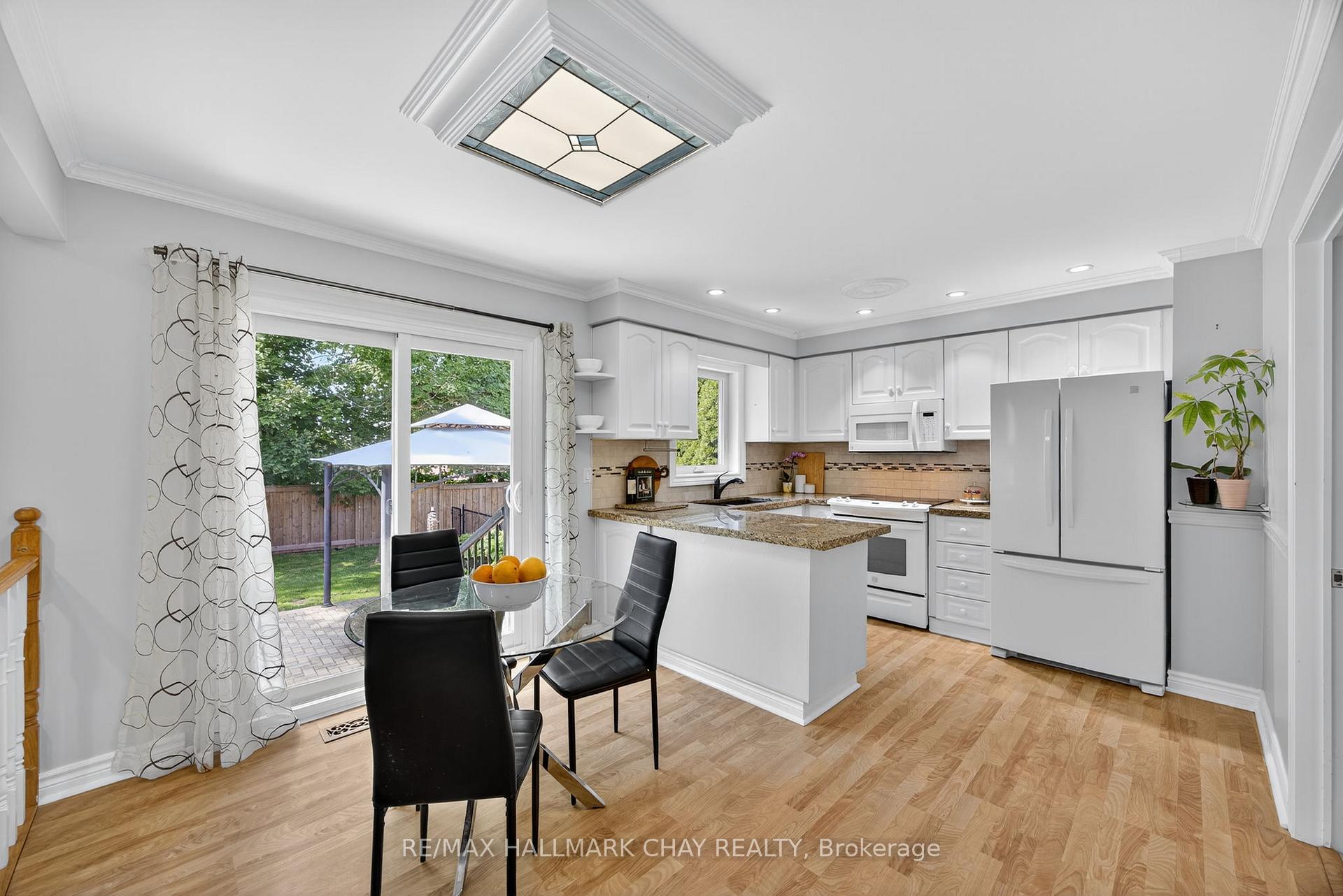 Photo 12 of 107 Brown Street, Barrie, Ardagh — HOMEH