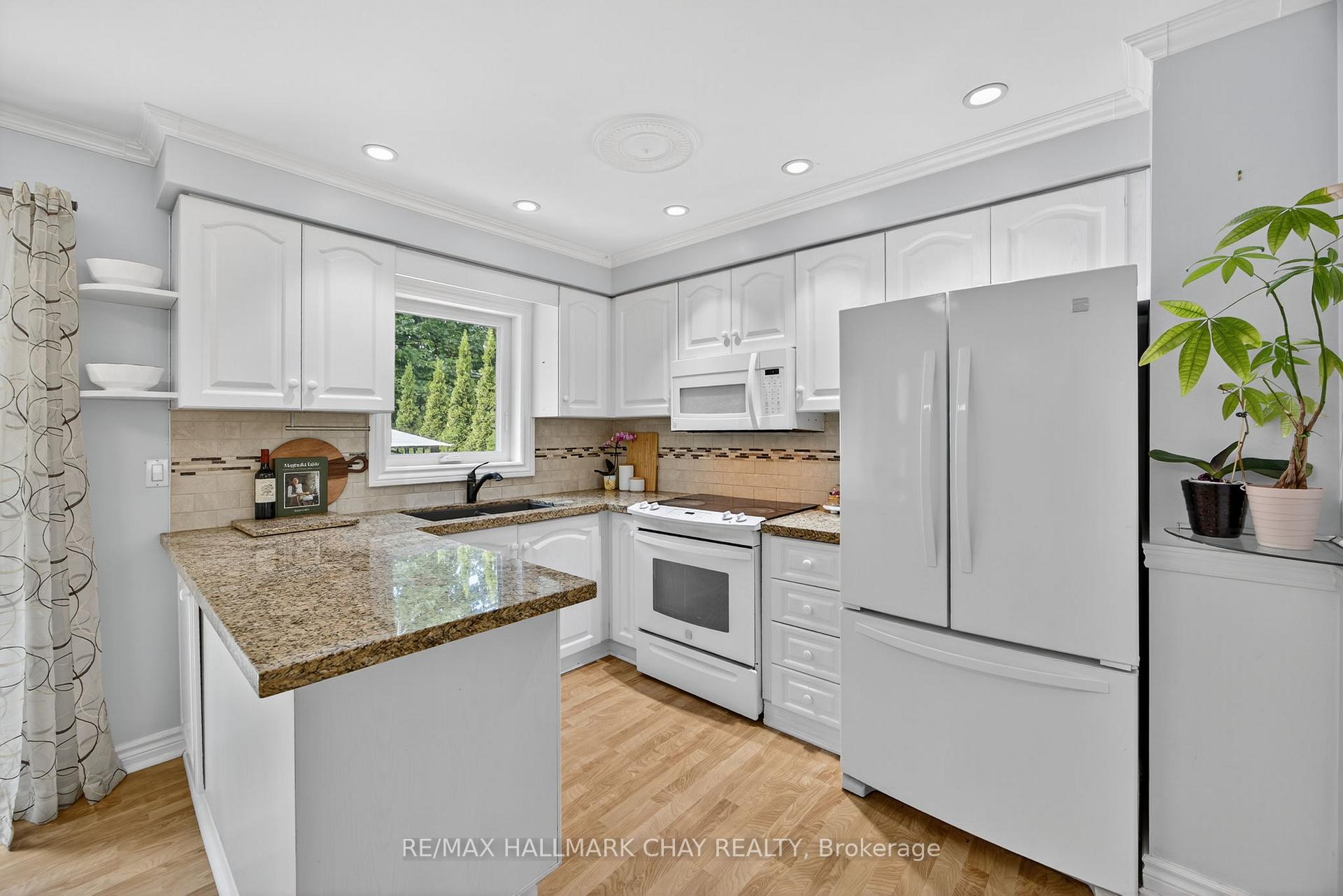Photo 27 of 107 Brown Street, Barrie, Ardagh — HOMEH