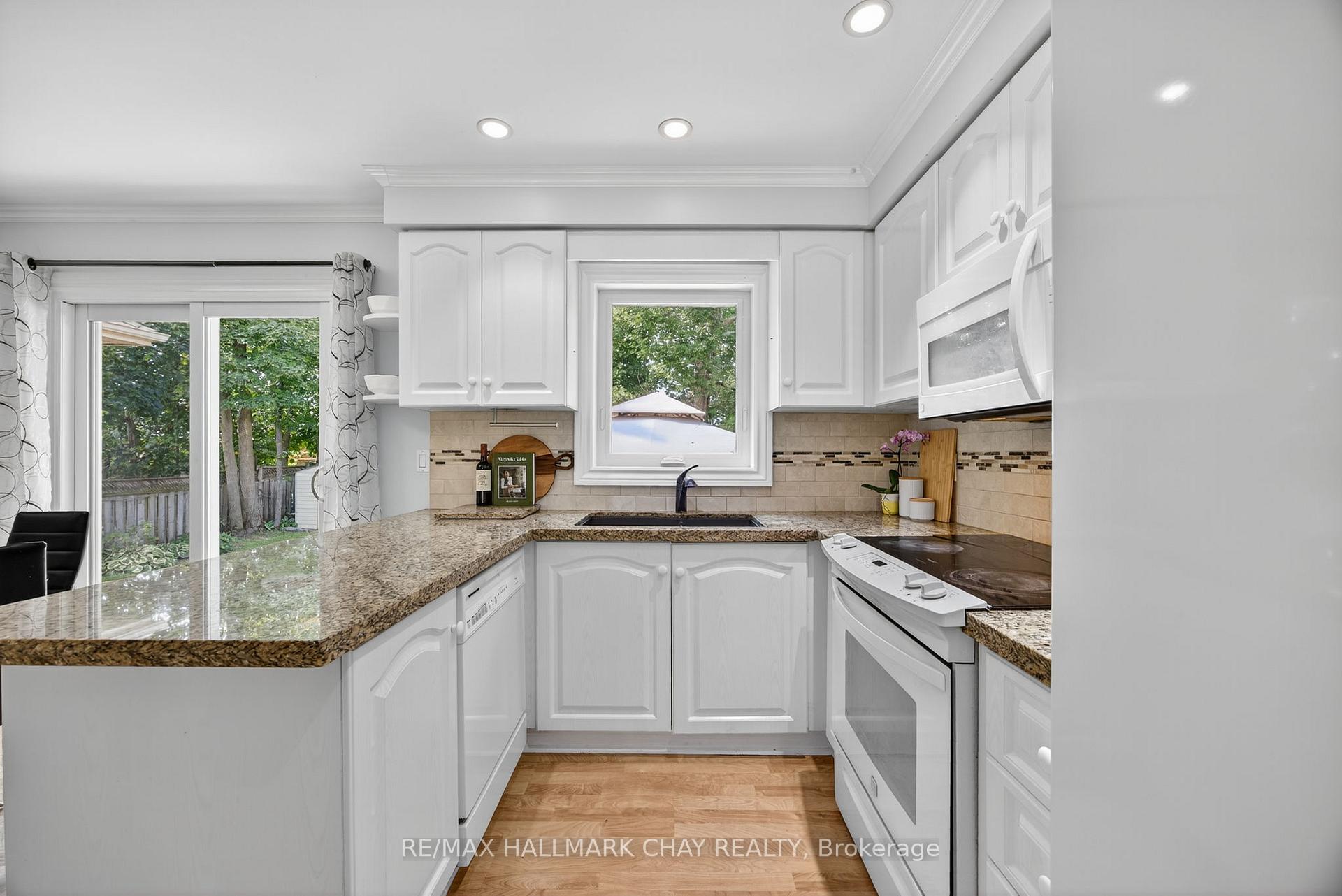 Photo 28 of 107 Brown Street, Barrie, Ardagh — HOMEH