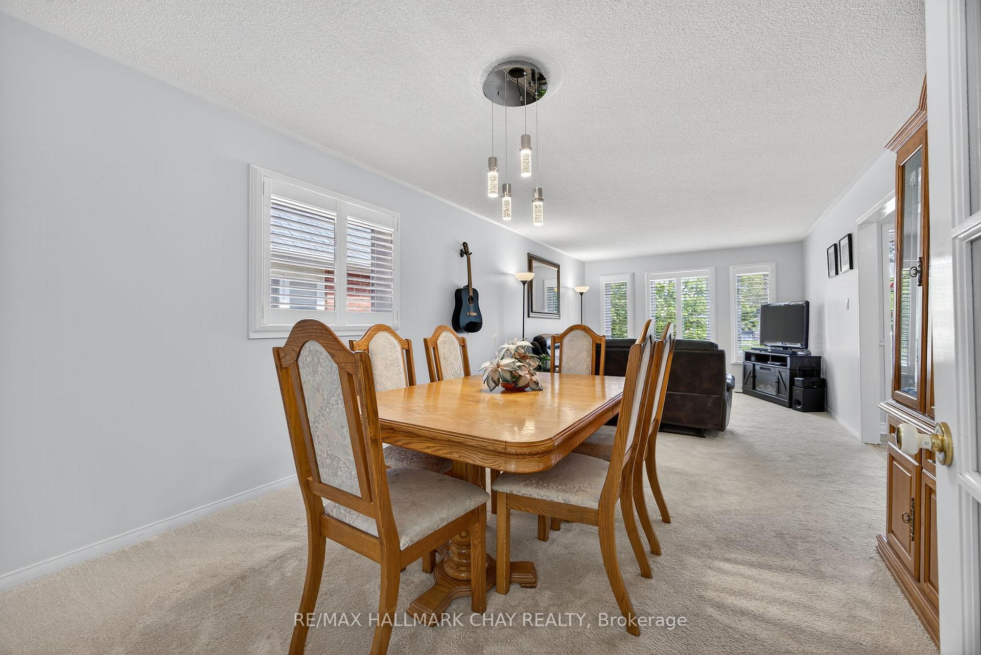 Photo 15 of 107 Brown Street, Barrie, Ardagh — HOMEH