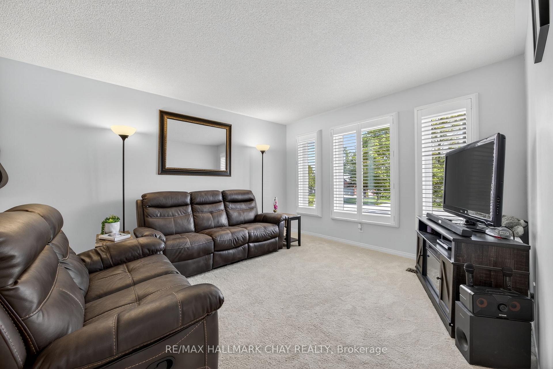 Photo 9 of 107 Brown Street, Barrie, Ardagh — HOMEH