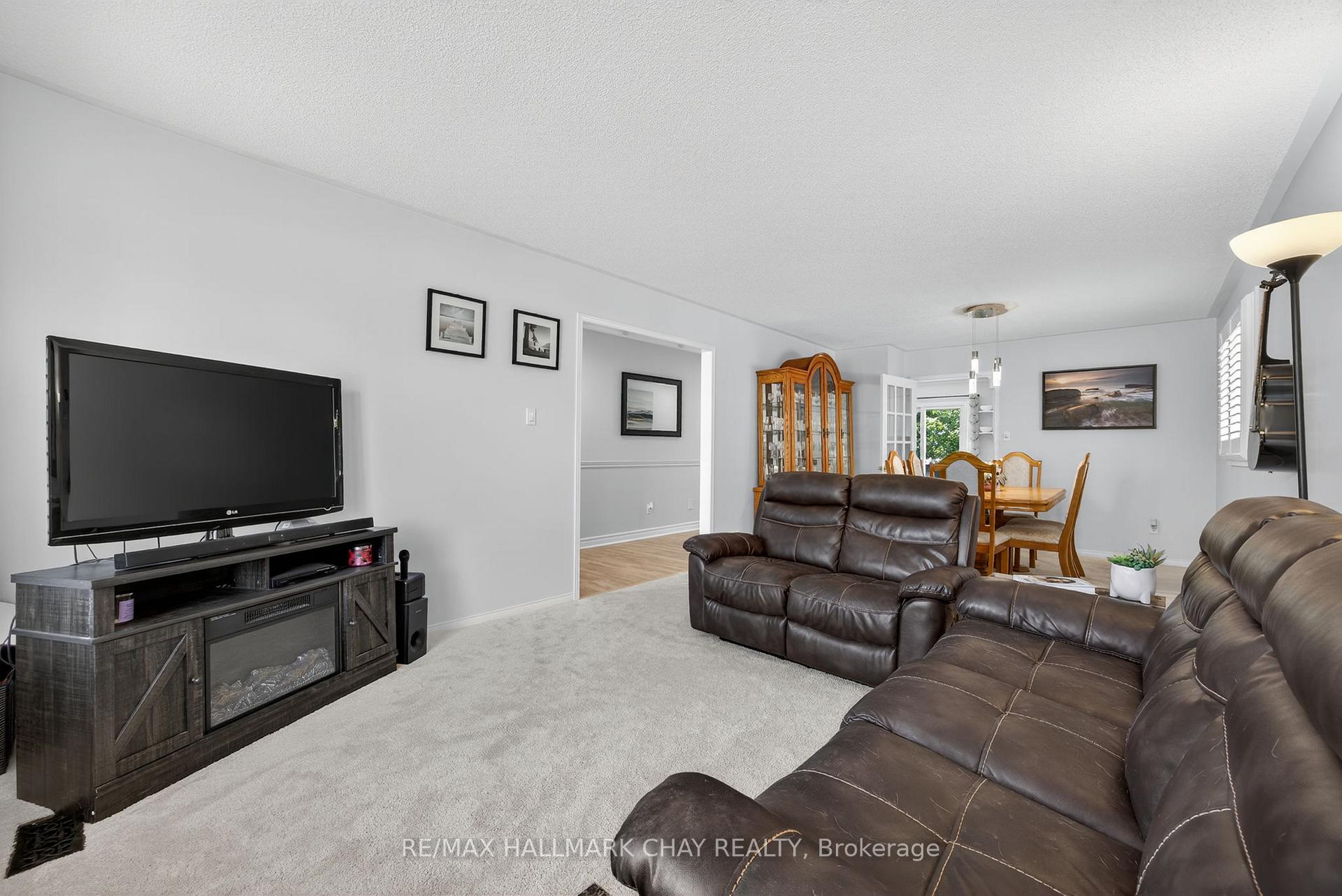 Photo 6 of 107 Brown Street, Barrie, Ardagh — HOMEH