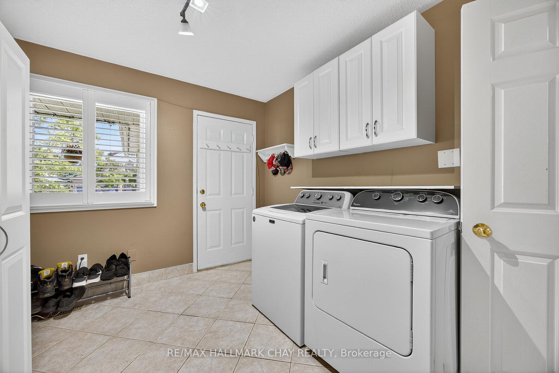 Photo 8 of 107 Brown Street, Barrie, Ardagh — HOMEH