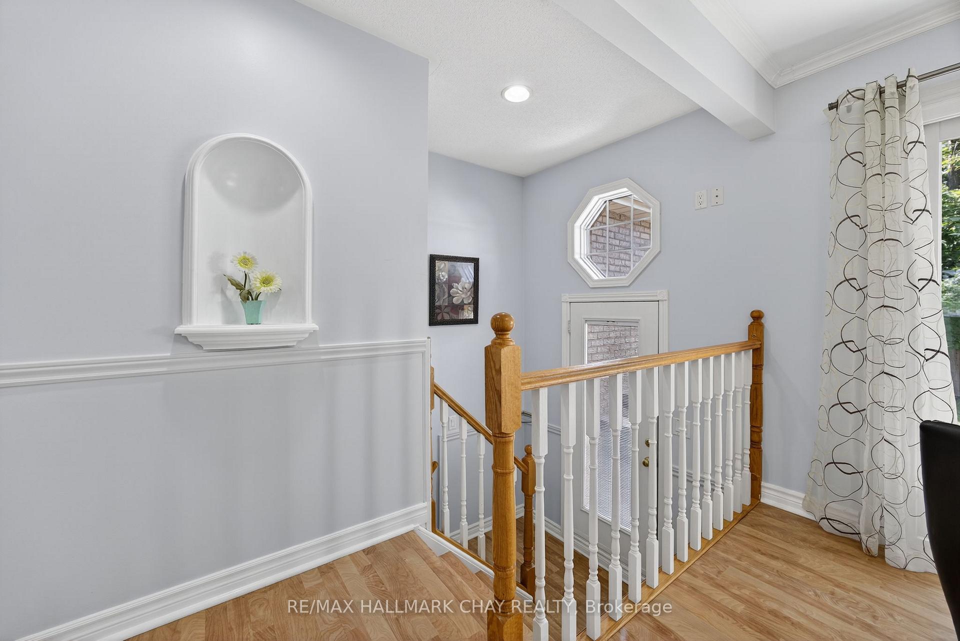 Photo 10 of 107 Brown Street, Barrie, Ardagh — HOMEH