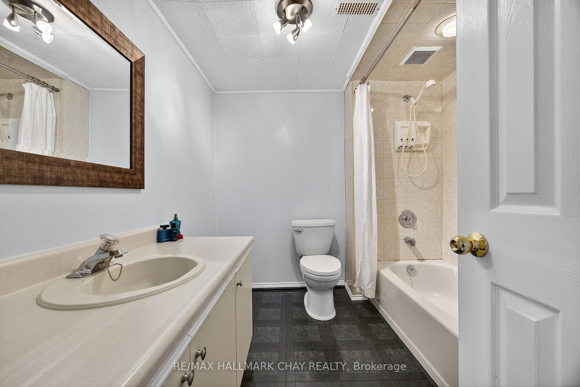 Photo 19 of 107 Brown Street, Barrie, Ardagh — HOMEH