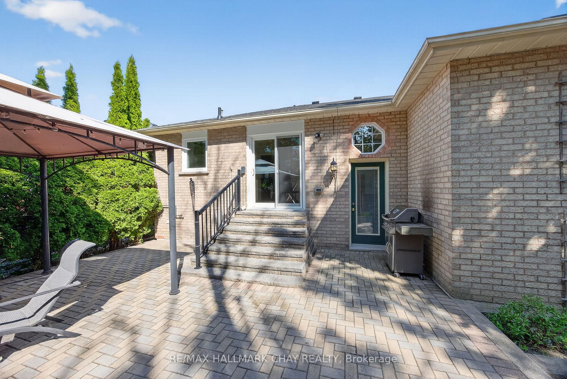 Photo 21 of 107 Brown Street, Barrie, Ardagh — HOMEH