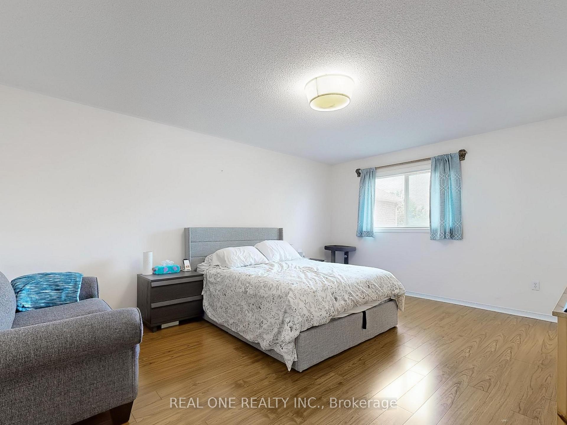 Photo 4 of 89 Briar Path Lane, Markham, Berczy — HOMEH