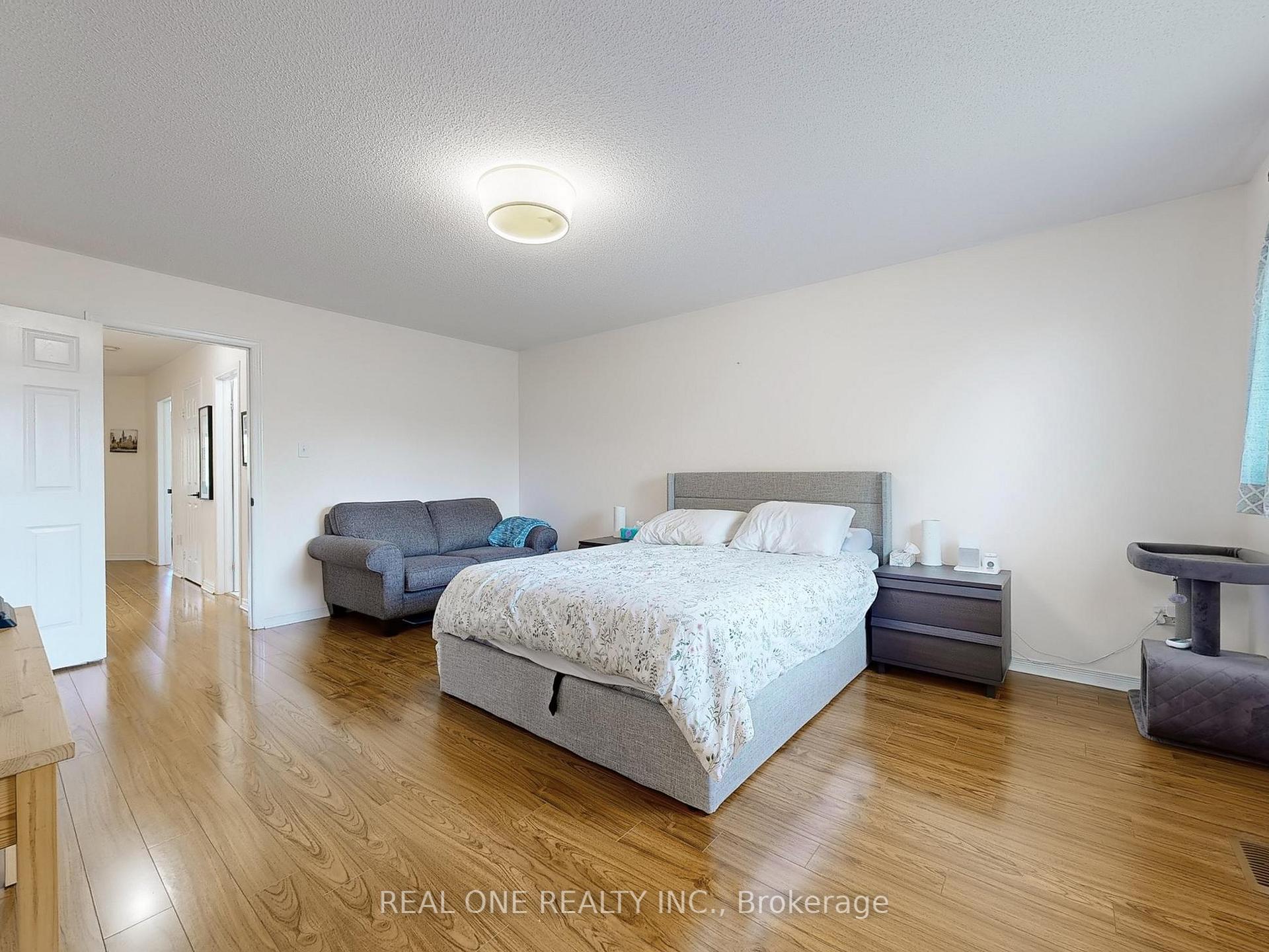 Photo 12 of 89 Briar Path Lane, Markham, Berczy — HOMEH
