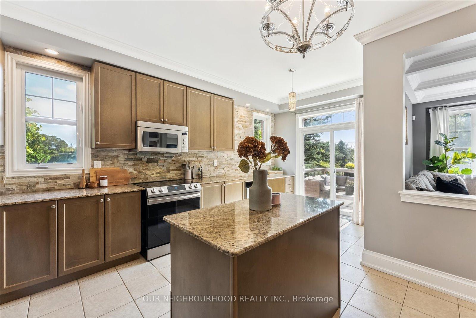 Photo 9 of 794 Hanmore Court, Oshawa, Pinecrest — HOMEH
