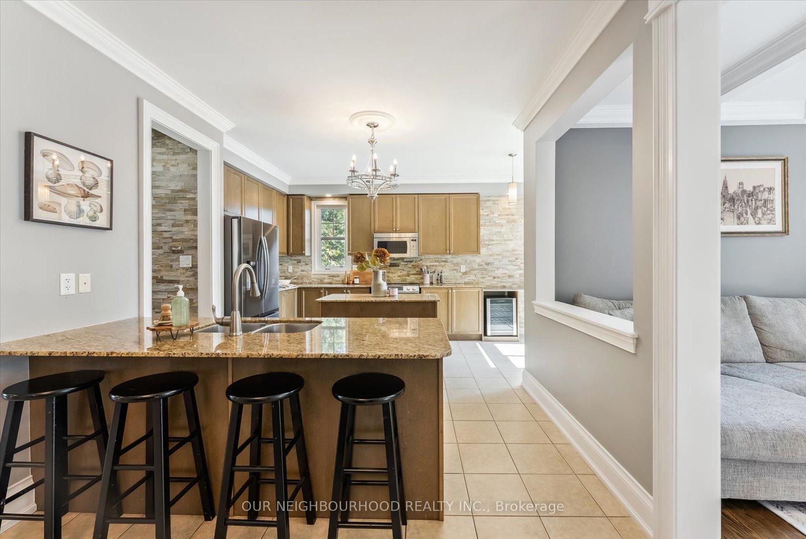 Photo 13 of 794 Hanmore Court, Oshawa, Pinecrest — HOMEH