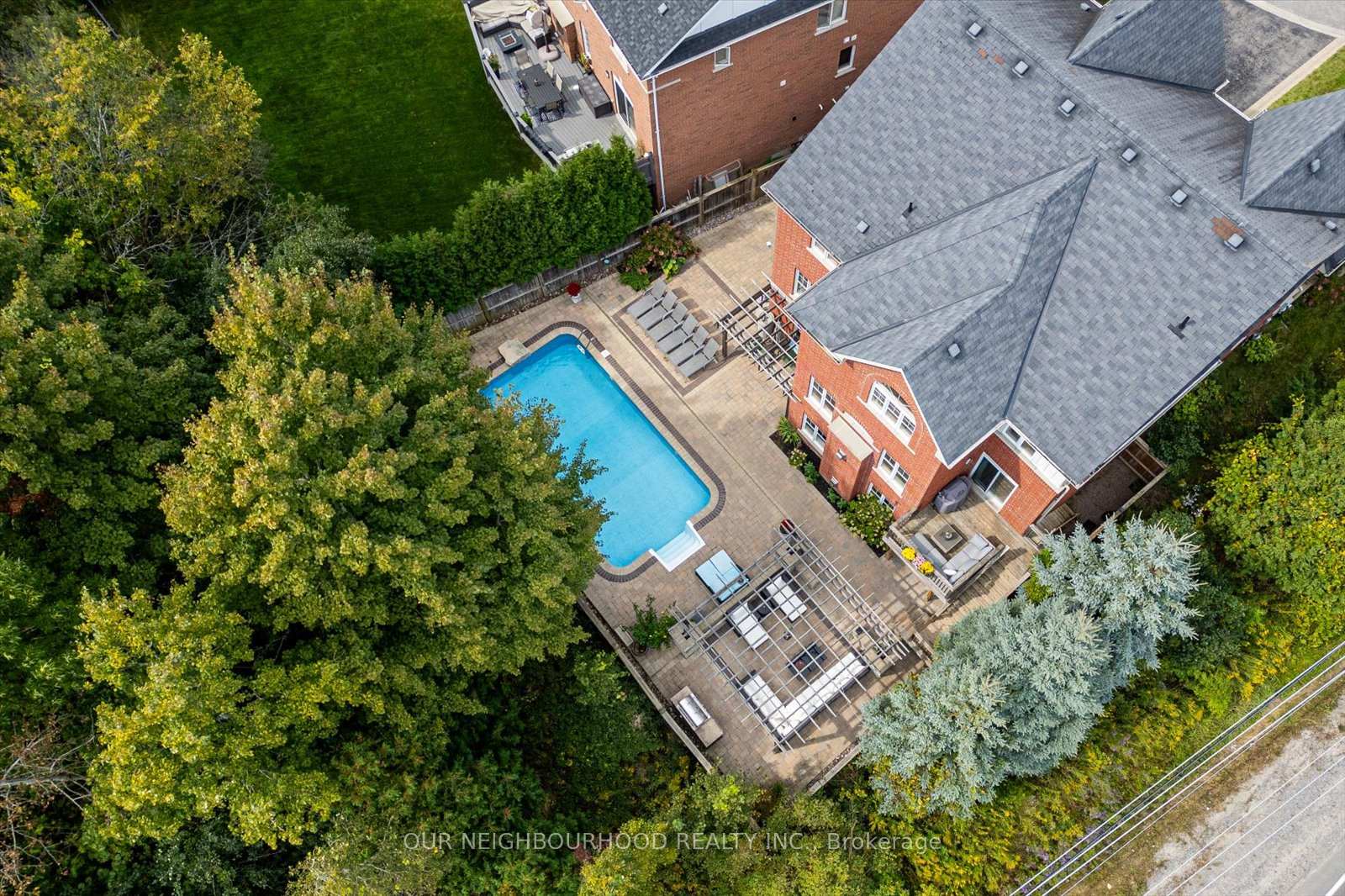 Photo 37 of 794 Hanmore Court, Oshawa, Pinecrest — HOMEH