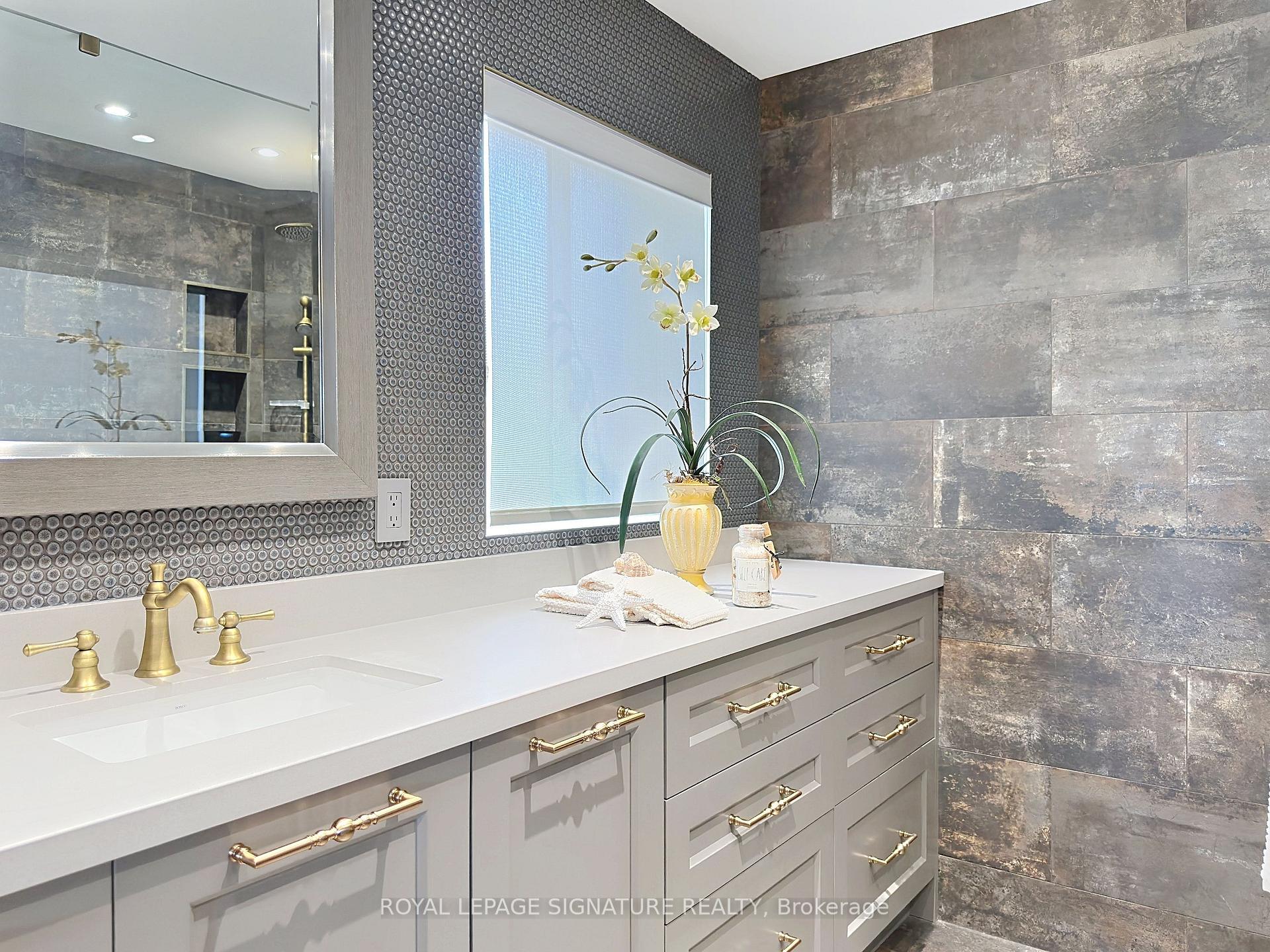 Photo 12 of 1 Osprey Drive, Vaughan, Vellore Village — HOMEH