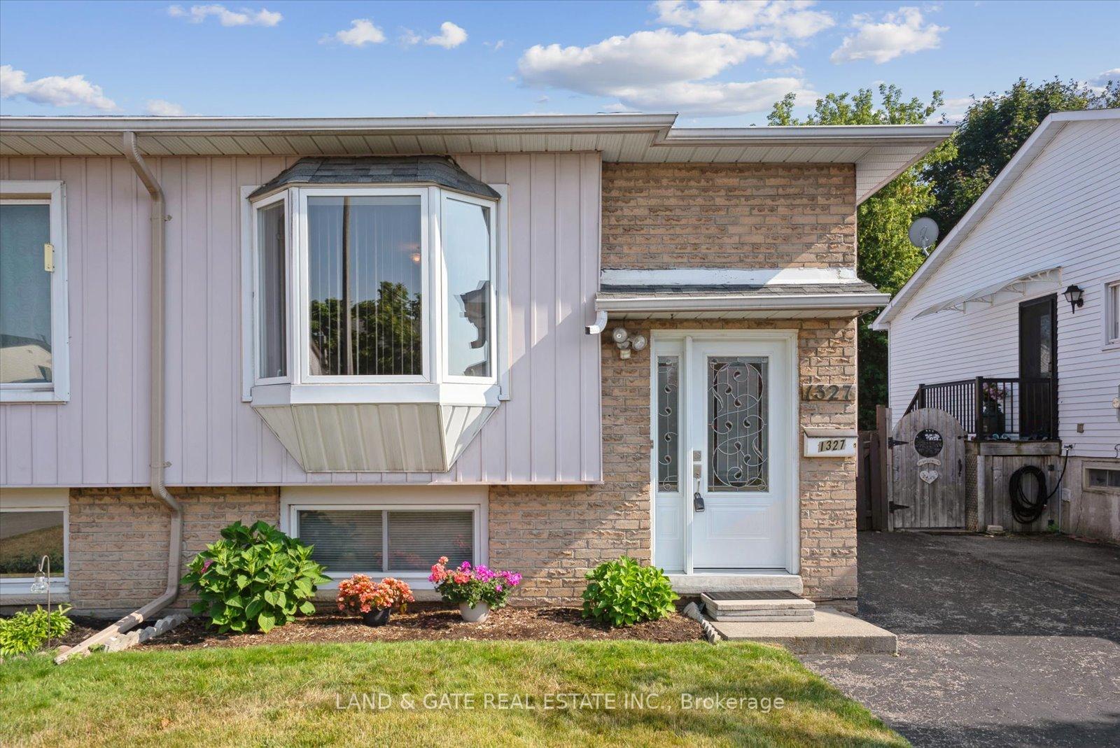 Photo 3 of 1327 Pinehurst Avenue, Oshawa, Donevan — HOMEH
