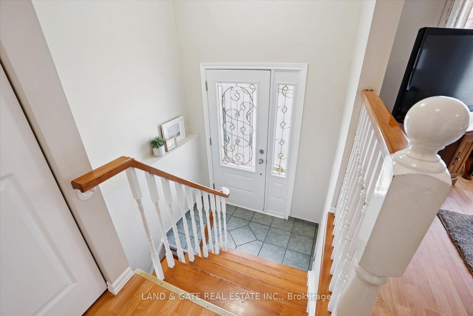 Photo 5 of 1327 Pinehurst Avenue, Oshawa, Donevan — HOMEH