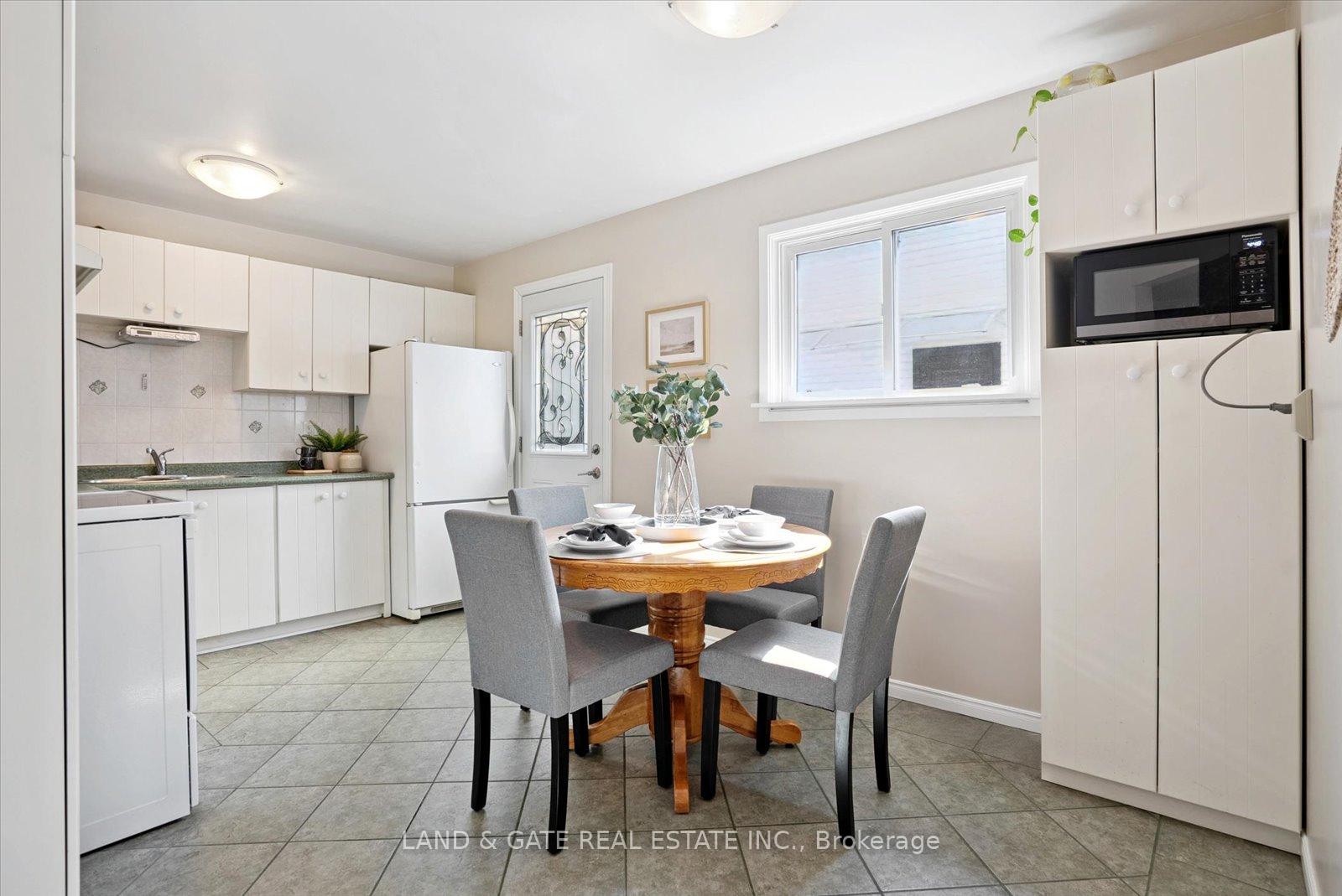 Photo 11 of 1327 Pinehurst Avenue, Oshawa, Donevan — HOMEH