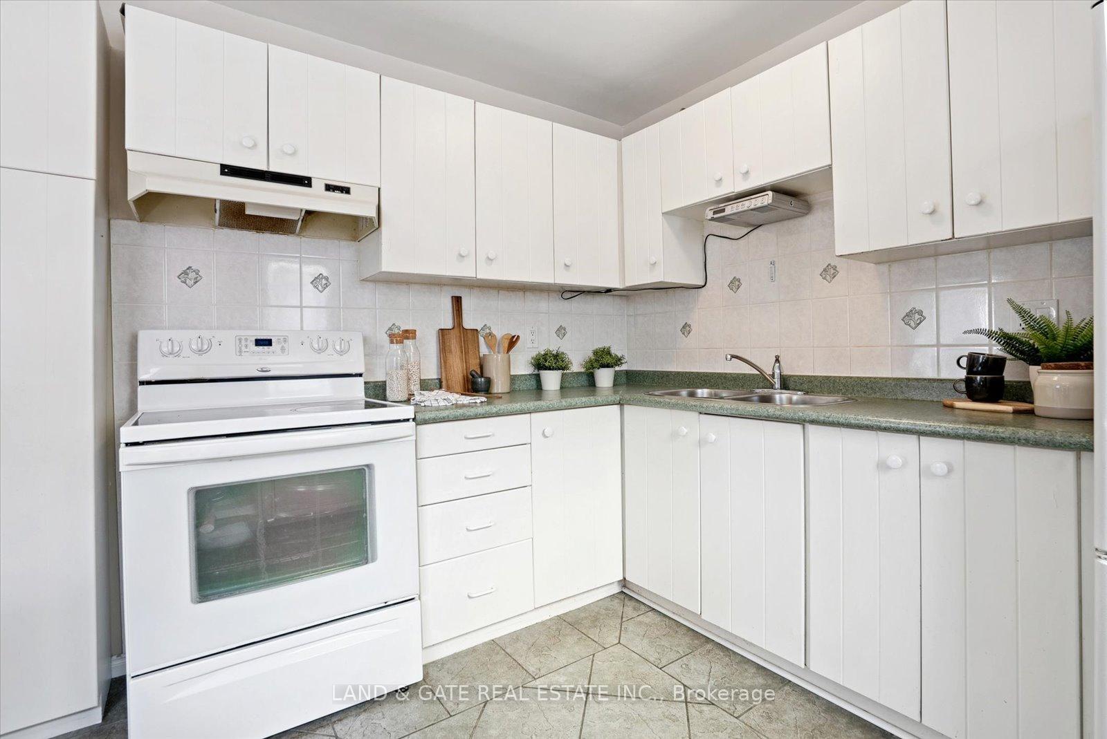 Photo 24 of 1327 Pinehurst Avenue, Oshawa, Donevan — HOMEH
