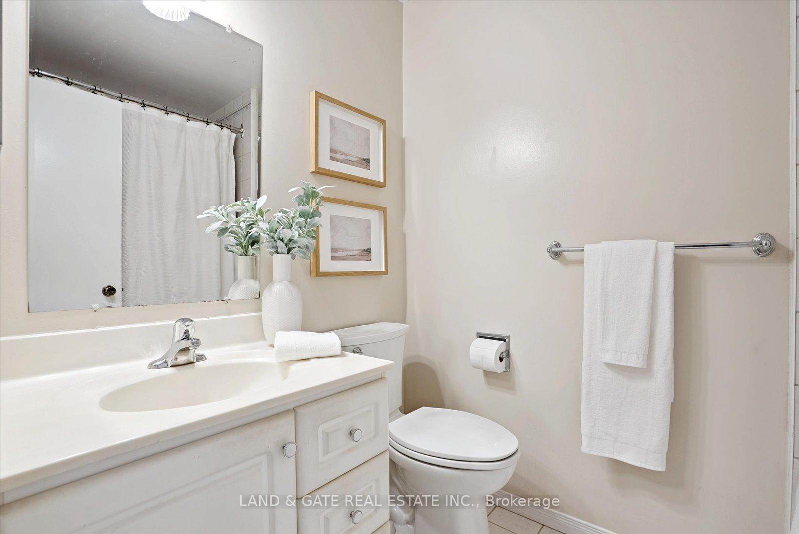 Photo 10 of 1327 Pinehurst Avenue, Oshawa, Donevan — HOMEH