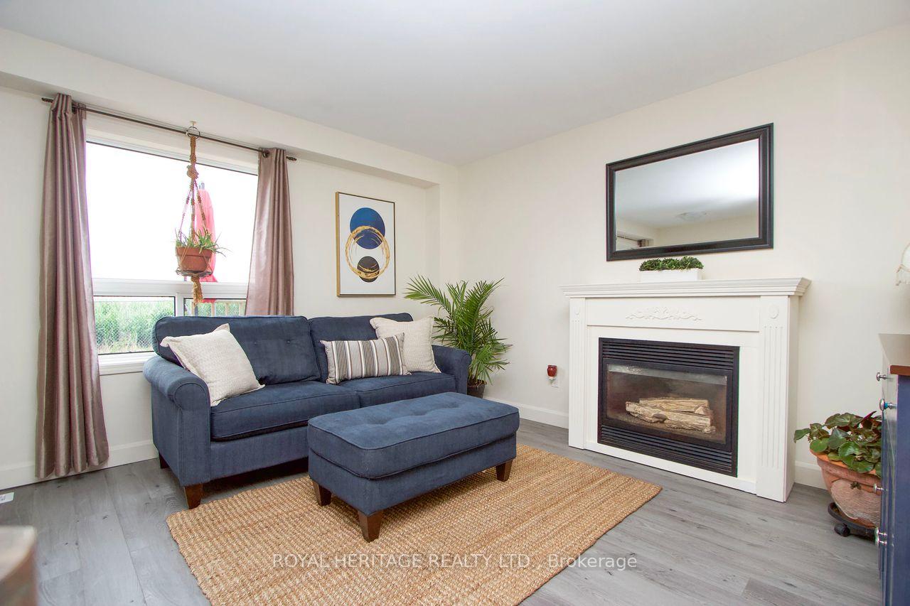 Photo 6 of 51 Shady Lane Crescent, Clarington, Bowmanville — HOMEH