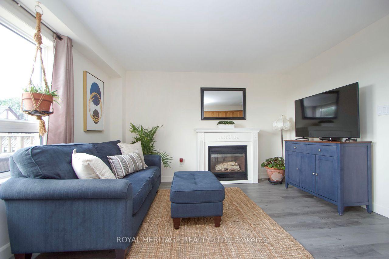 Photo 8 of 51 Shady Lane Crescent, Clarington, Bowmanville — HOMEH