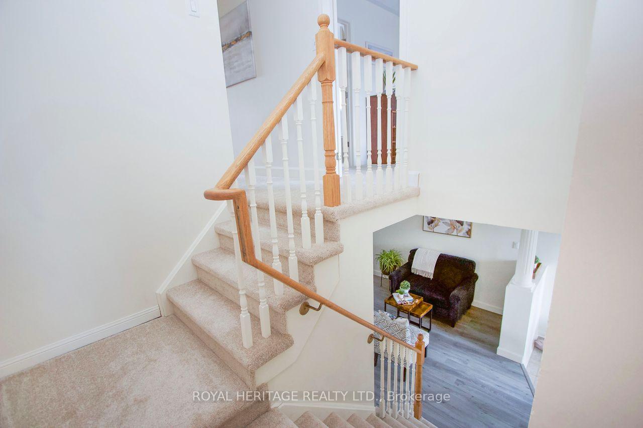 Photo 10 of 51 Shady Lane Crescent, Clarington, Bowmanville — HOMEH