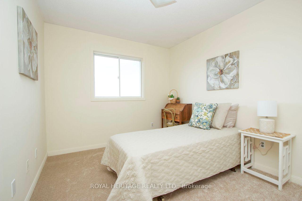Photo 12 of 51 Shady Lane Crescent, Clarington, Bowmanville — HOMEH