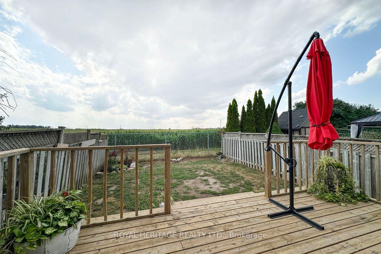 Photo 25 of 51 Shady Lane Crescent, Clarington, Bowmanville — HOMEH