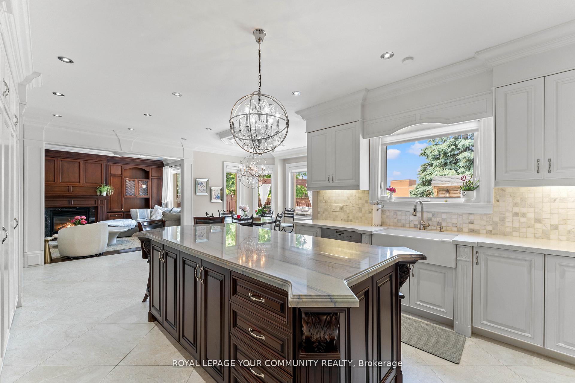 Photo 6 of 118 Forest Lane Drive, Vaughan, Beverley Glen — HOMEH