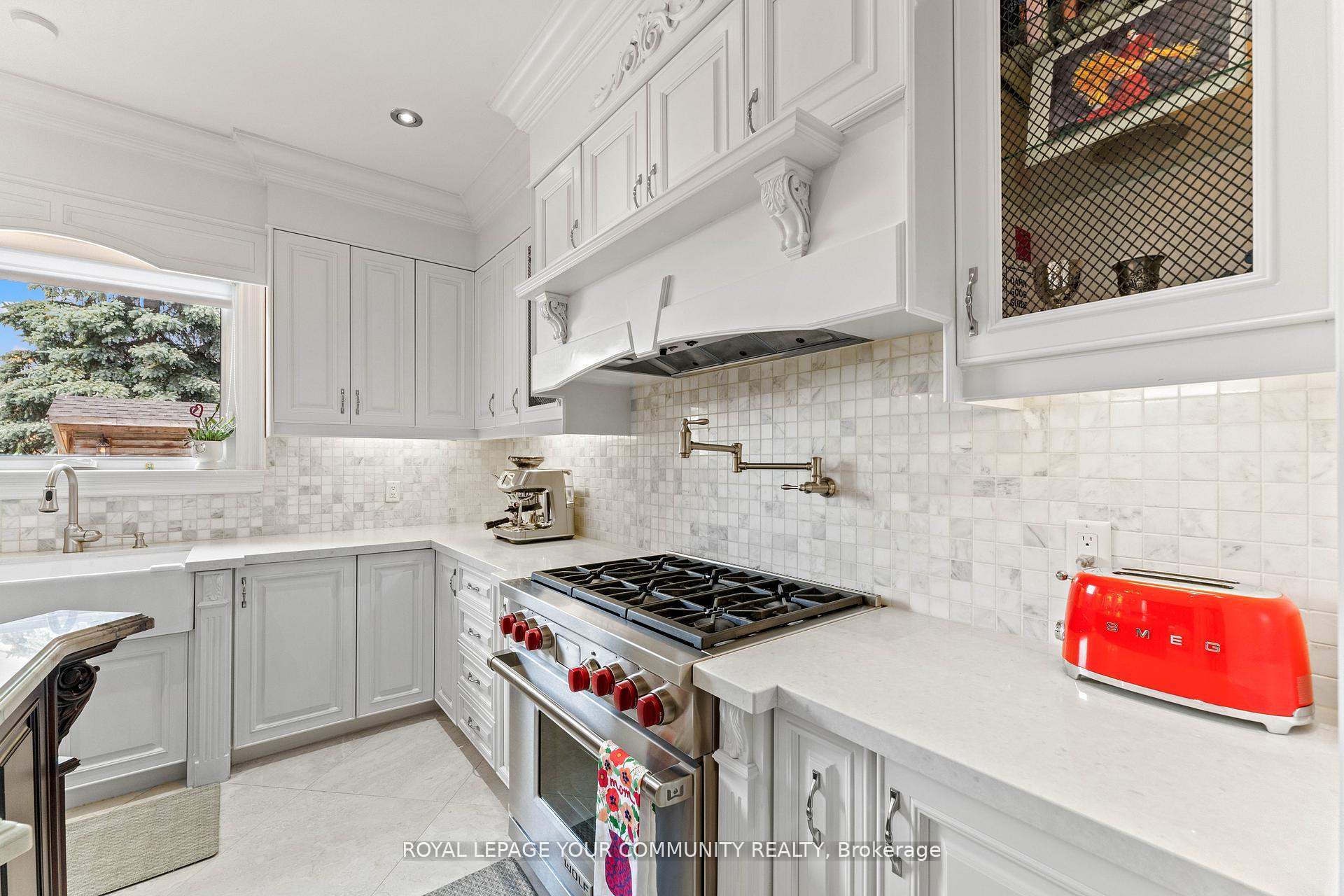 Photo 9 of 118 Forest Lane Drive, Vaughan, Beverley Glen — HOMEH
