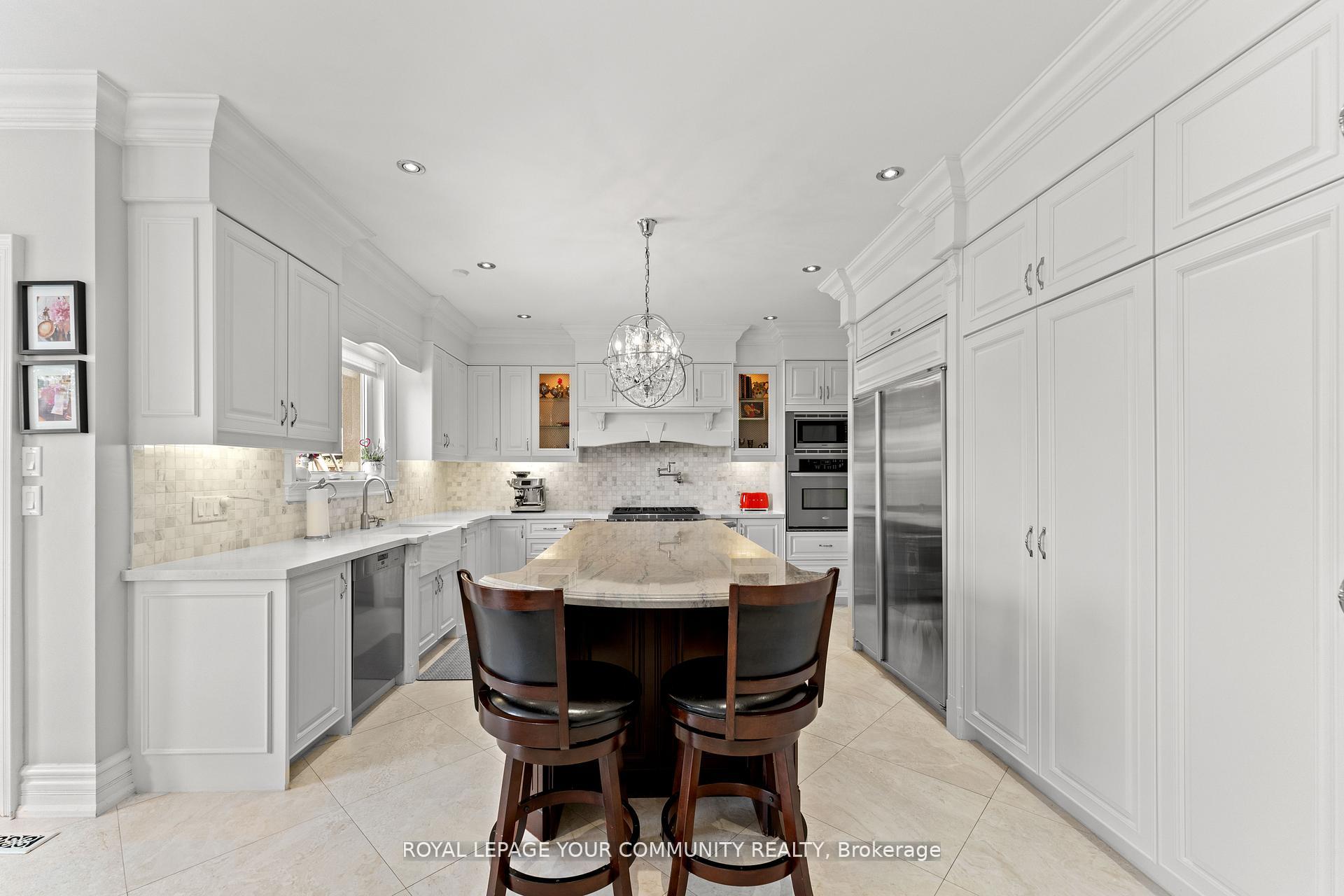 Photo 5 of 118 Forest Lane Drive, Vaughan, Beverley Glen — HOMEH