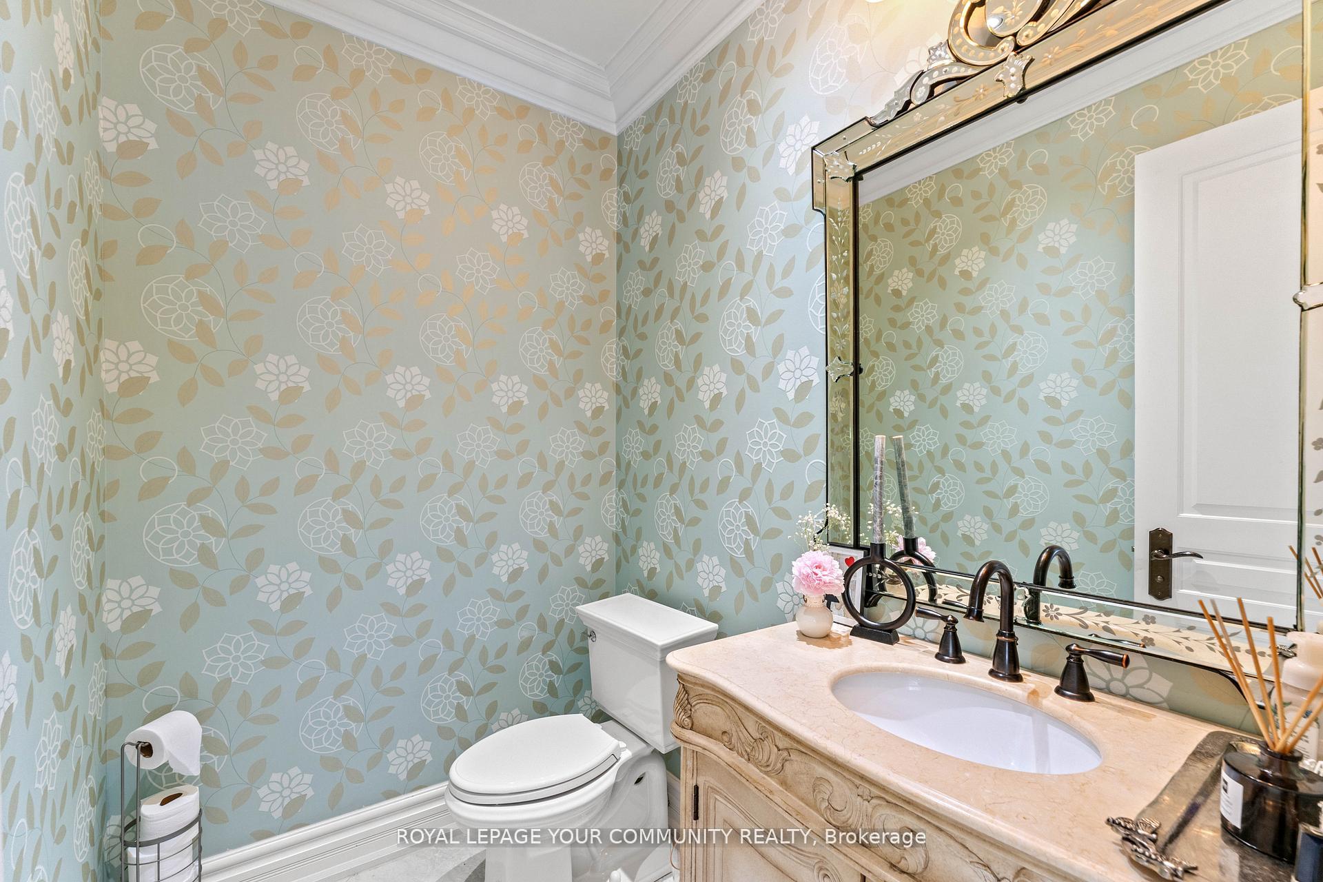 Photo 10 of 118 Forest Lane Drive, Vaughan, Beverley Glen — HOMEH