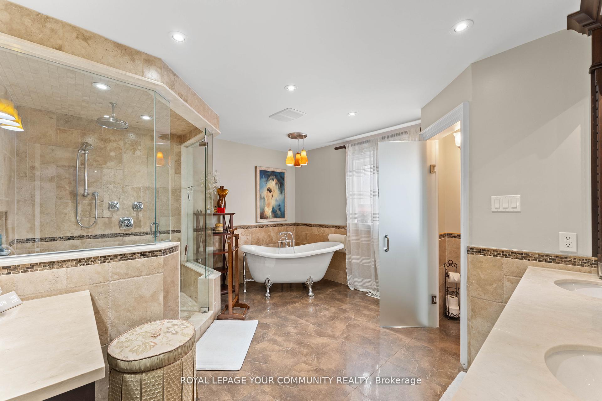 Photo 21 of 118 Forest Lane Drive, Vaughan, Beverley Glen — HOMEH