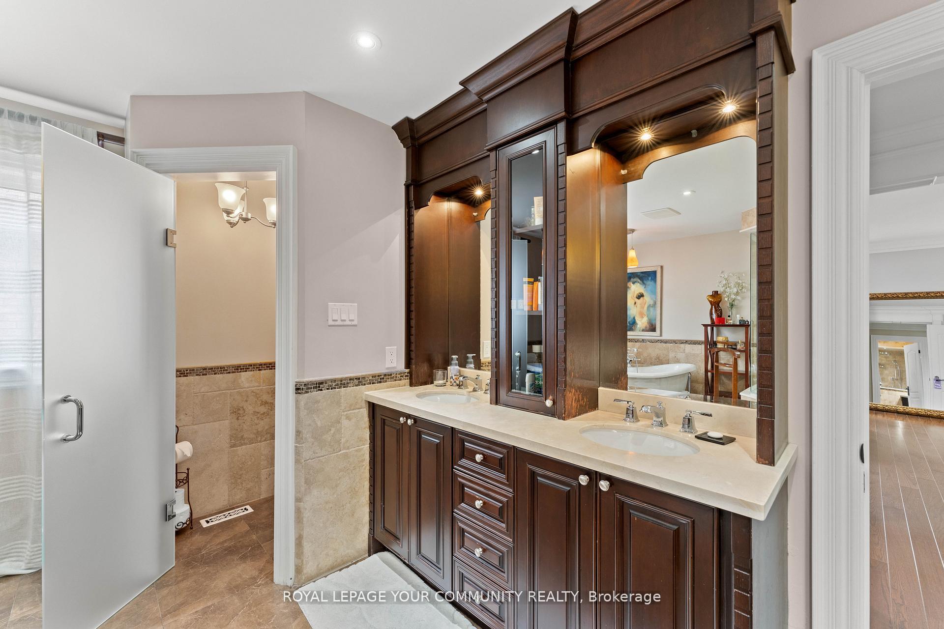Photo 26 of 118 Forest Lane Drive, Vaughan, Beverley Glen — HOMEH