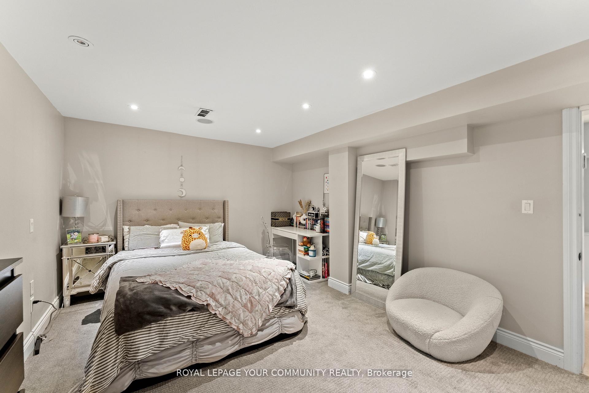 Photo 33 of 118 Forest Lane Drive, Vaughan, Beverley Glen — HOMEH