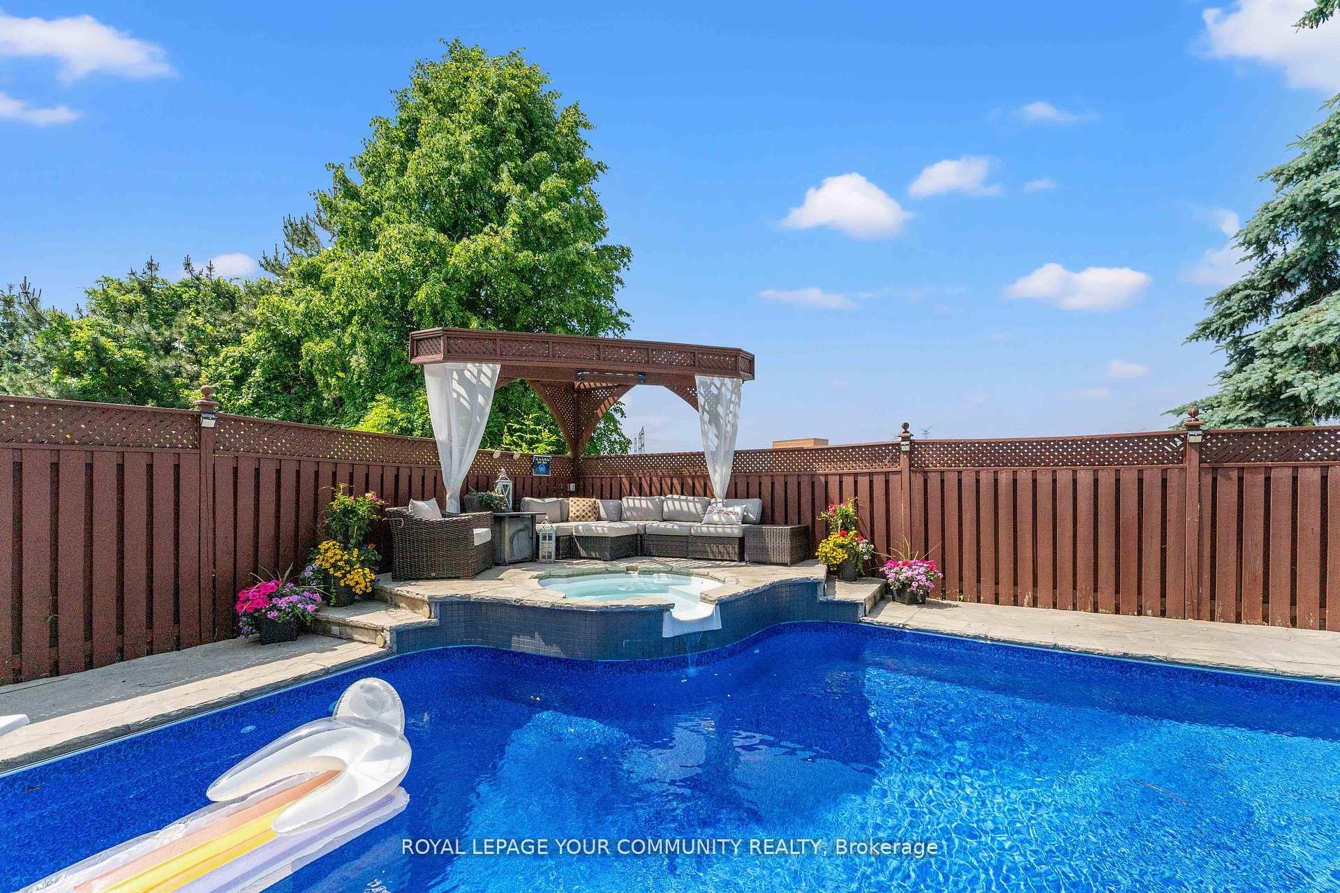 Photo 48 of 118 Forest Lane Drive, Vaughan, Beverley Glen — HOMEH