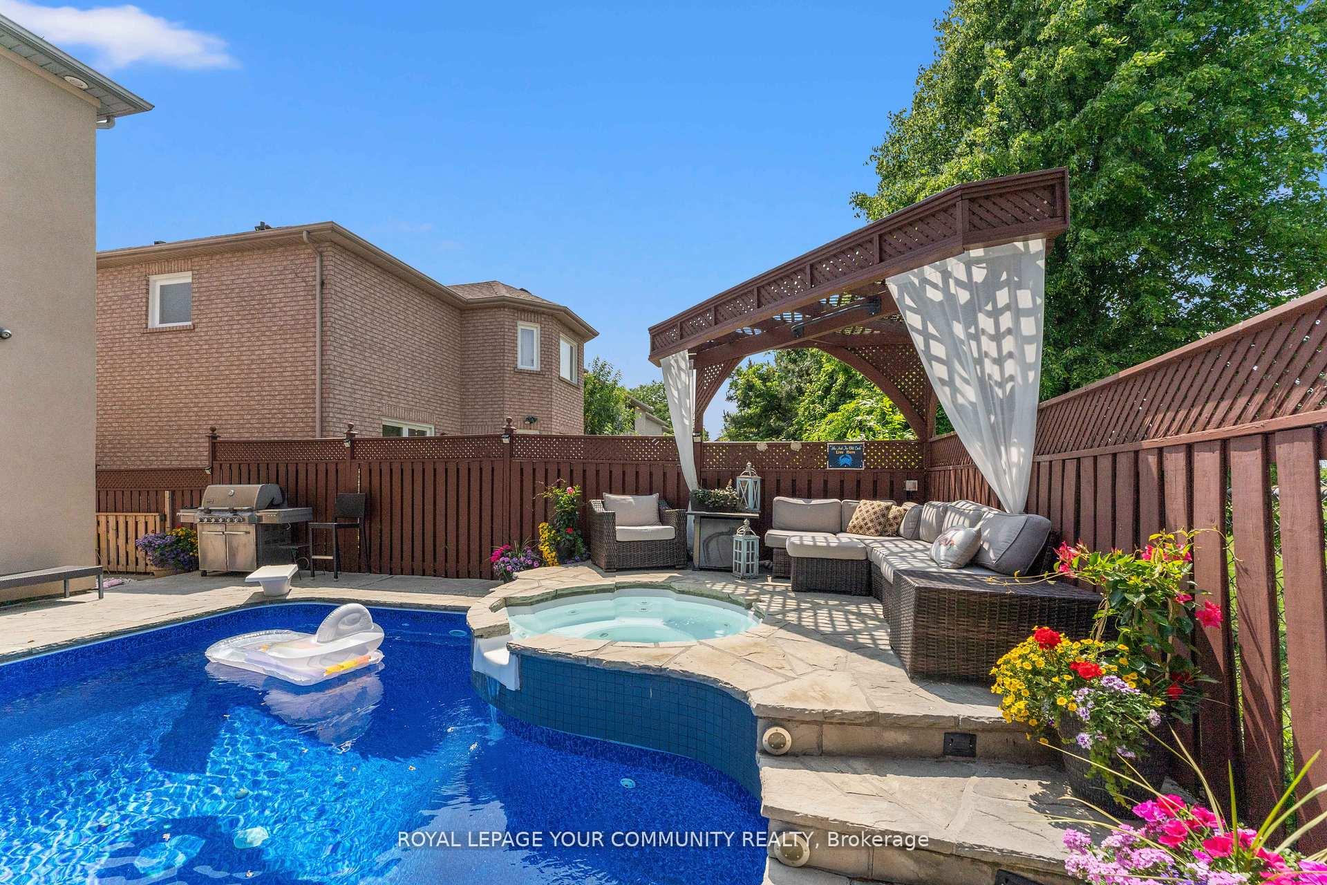 Photo 44 of 118 Forest Lane Drive, Vaughan, Beverley Glen — HOMEH