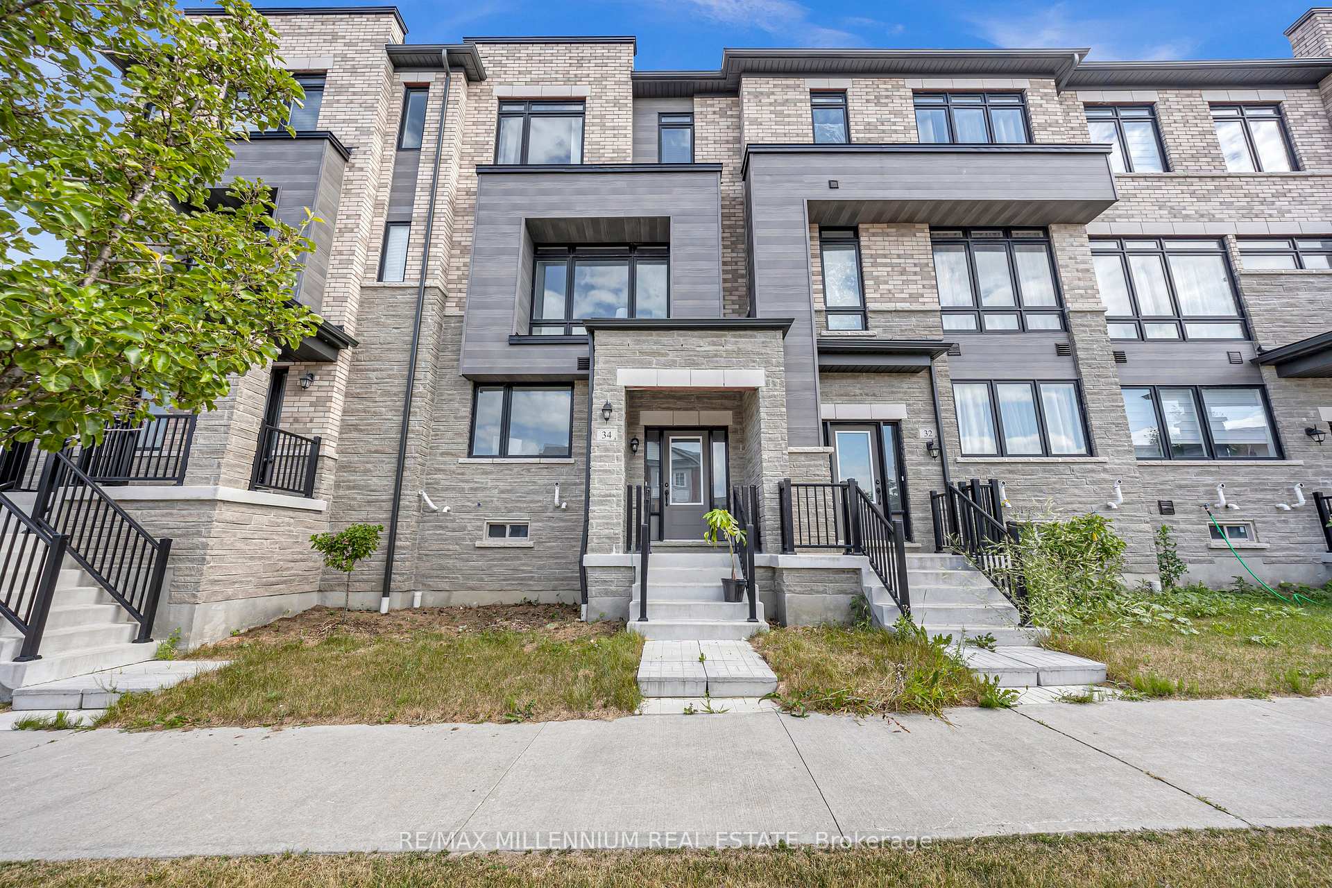 Photo 10 of 34 Lord Drive N, Ajax, South East — HOMEH