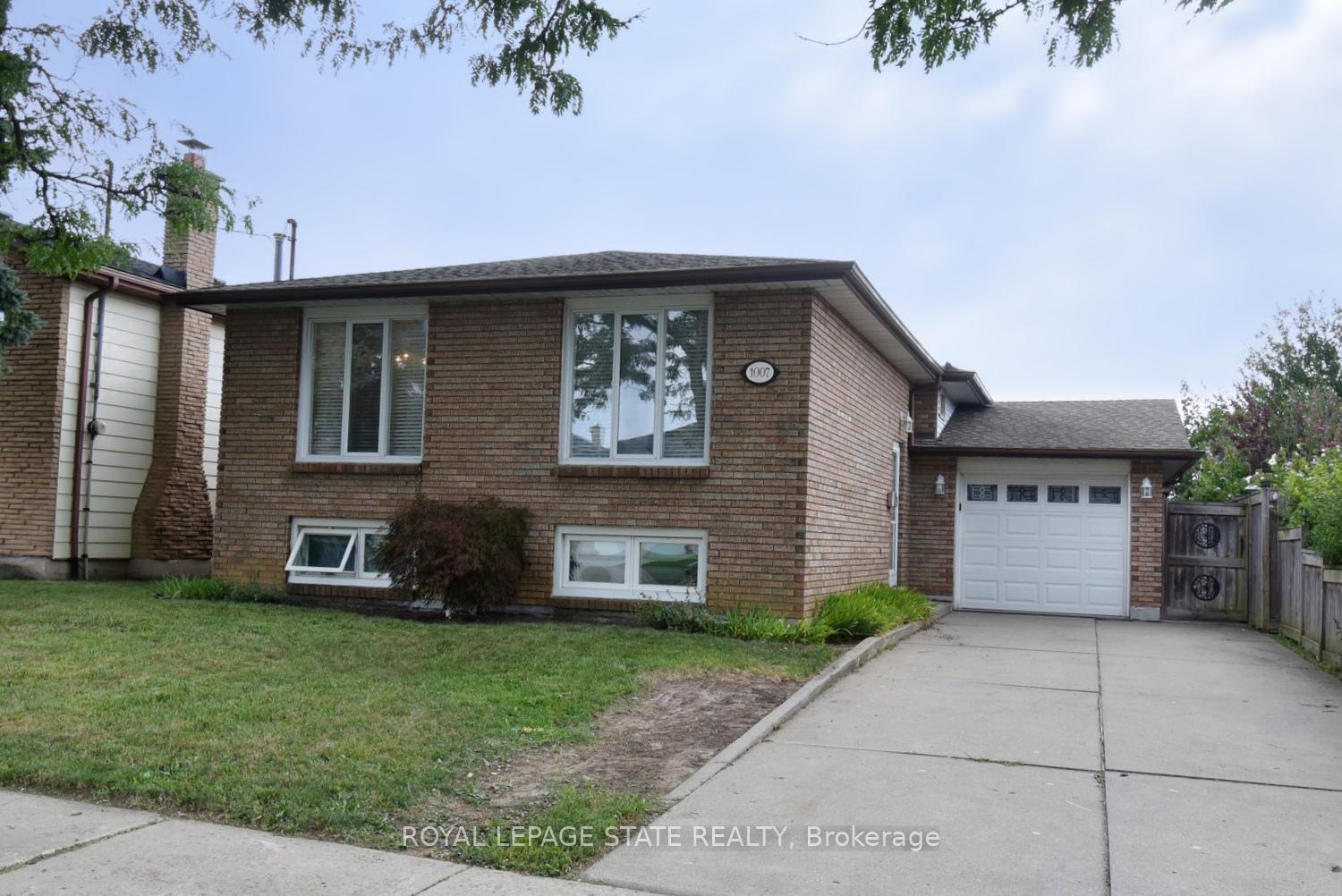 Photo 1 of 1007 Upper Sherman Avenue, Hamilton, Lawfield — HOMEH