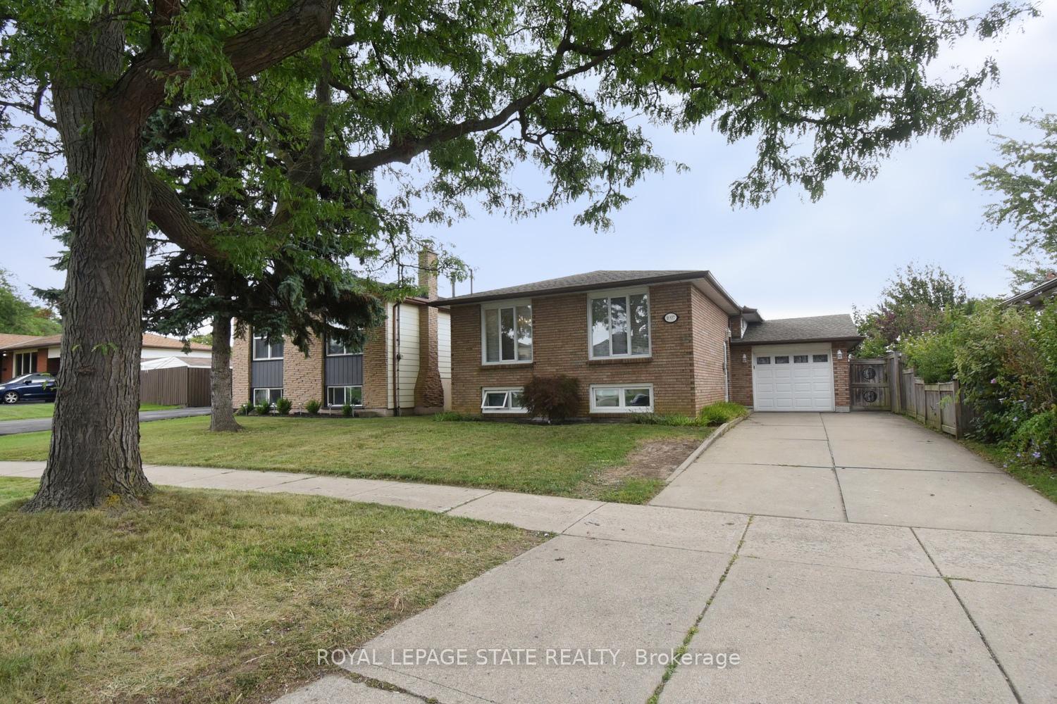 Photo 2 of 1007 Upper Sherman Avenue, Hamilton, Lawfield — HOMEH