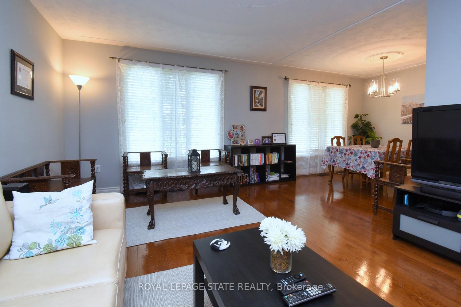 Photo 4 of 1007 Upper Sherman Avenue, Hamilton, Lawfield — HOMEH