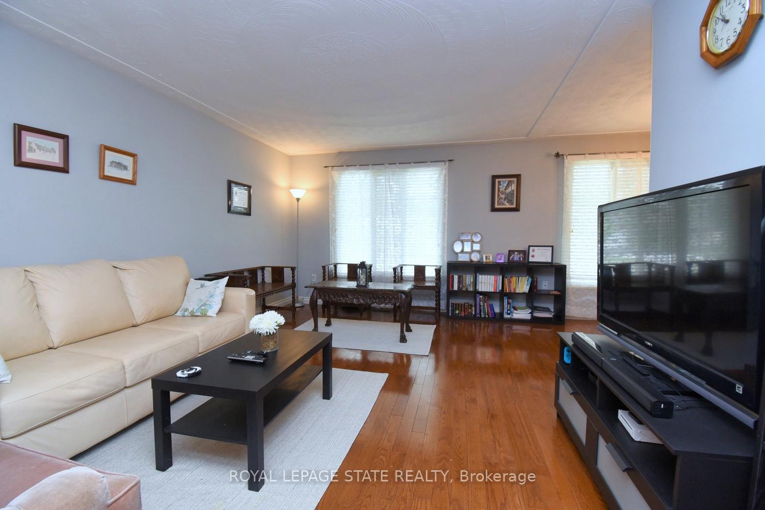 Photo 6 of 1007 Upper Sherman Avenue, Hamilton, Lawfield — HOMEH