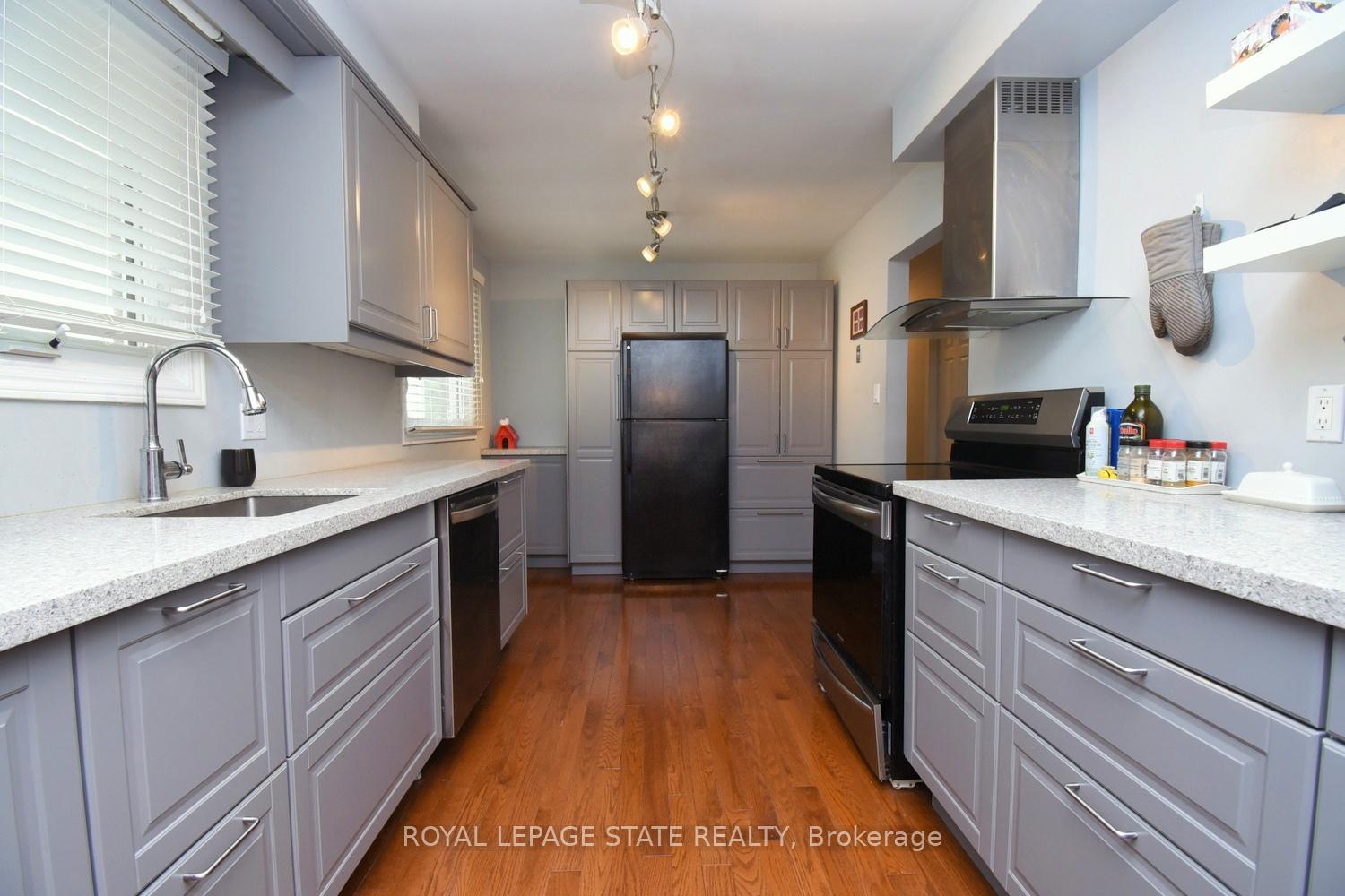 Photo 11 of 1007 Upper Sherman Avenue, Hamilton, Lawfield — HOMEH