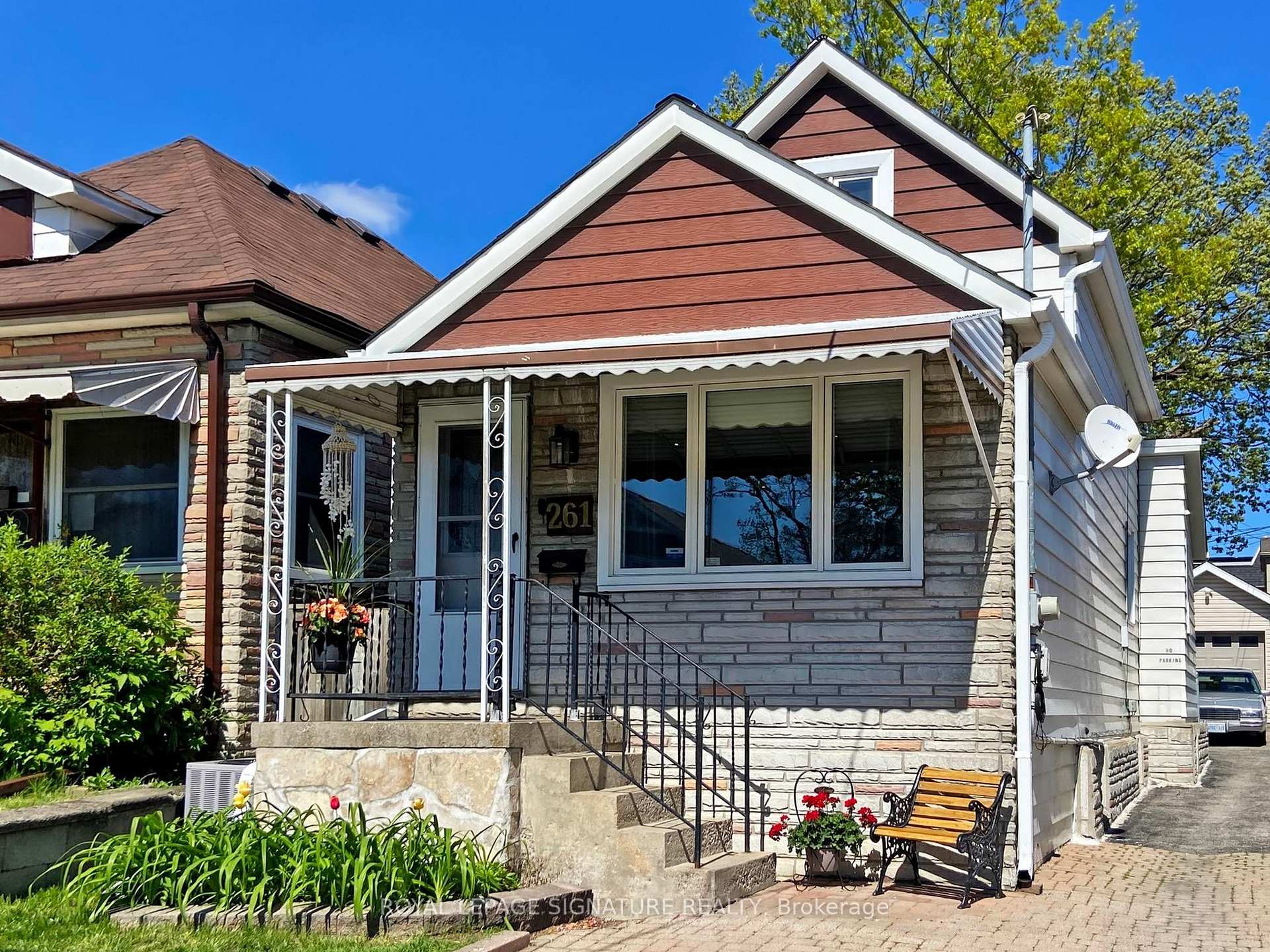 Photo 3 of 261 Glebemount Avenue, Toronto, Danforth Village-East York — HOMEH