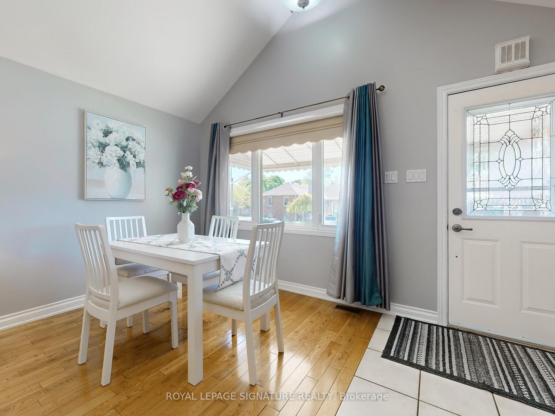 Photo 12 of 261 Glebemount Avenue, Toronto, Danforth Village-East York — HOMEH