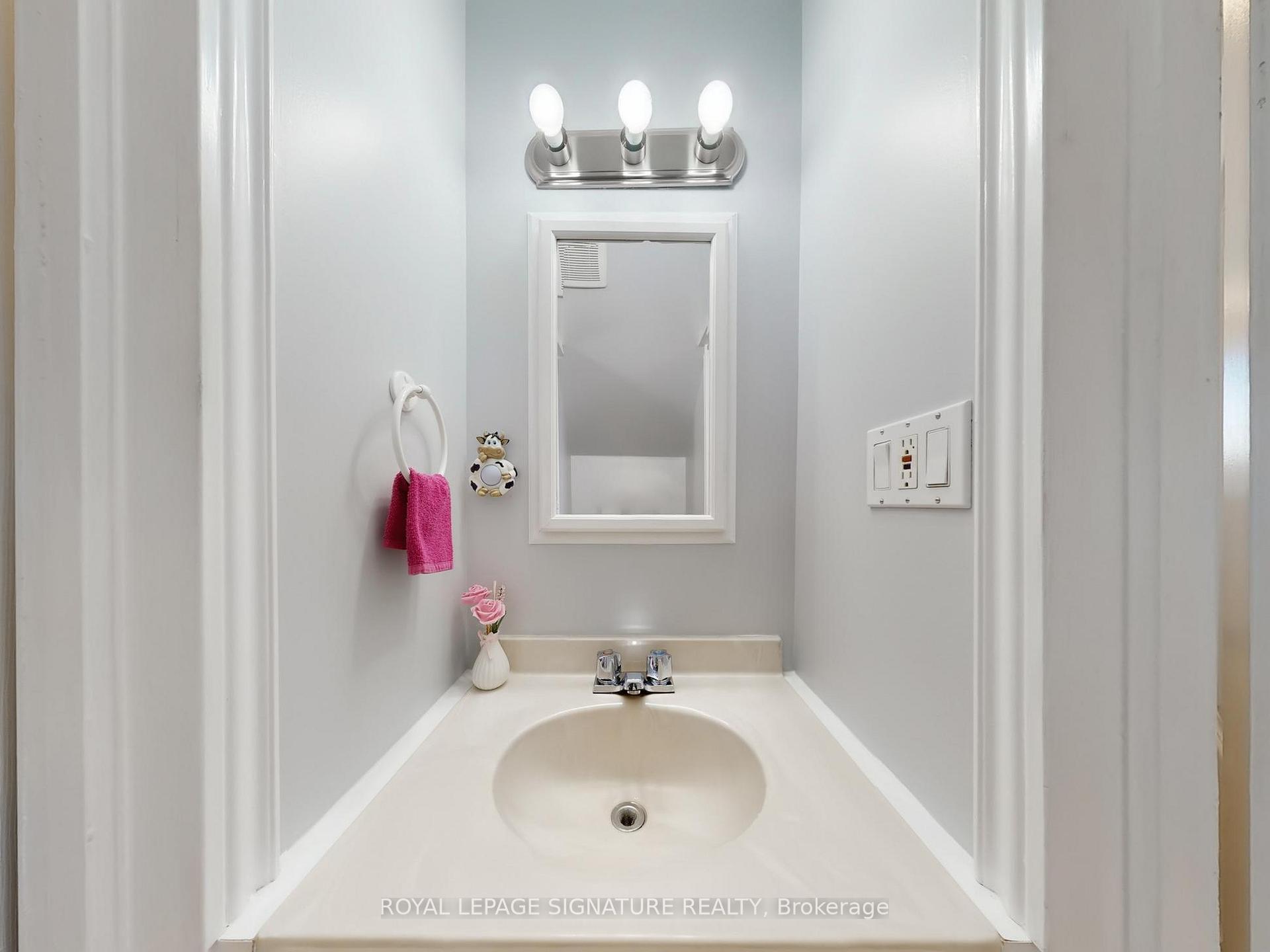 Photo 18 of 261 Glebemount Avenue, Toronto, Danforth Village-East York — HOMEH