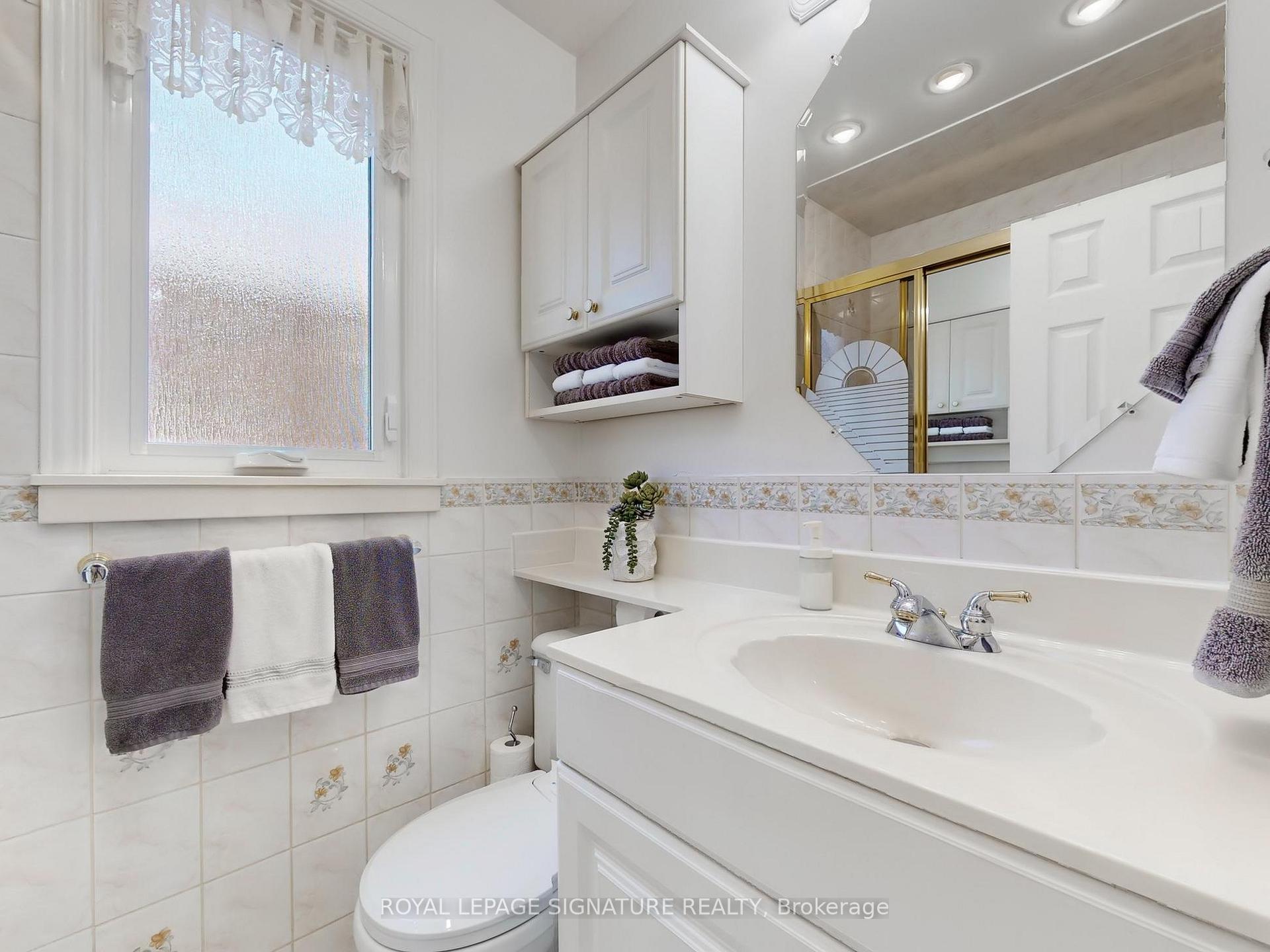 Photo 19 of 261 Glebemount Avenue, Toronto, Danforth Village-East York — HOMEH