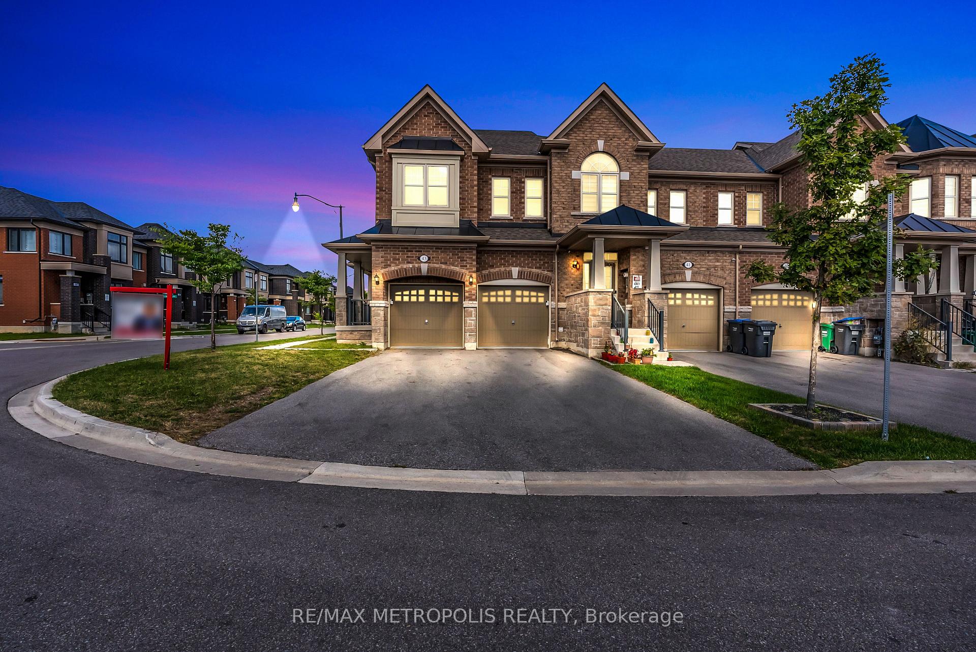 Photo 1 of 43 Pearman Crescent, Brampton, Northwest Brampton — HOMEH