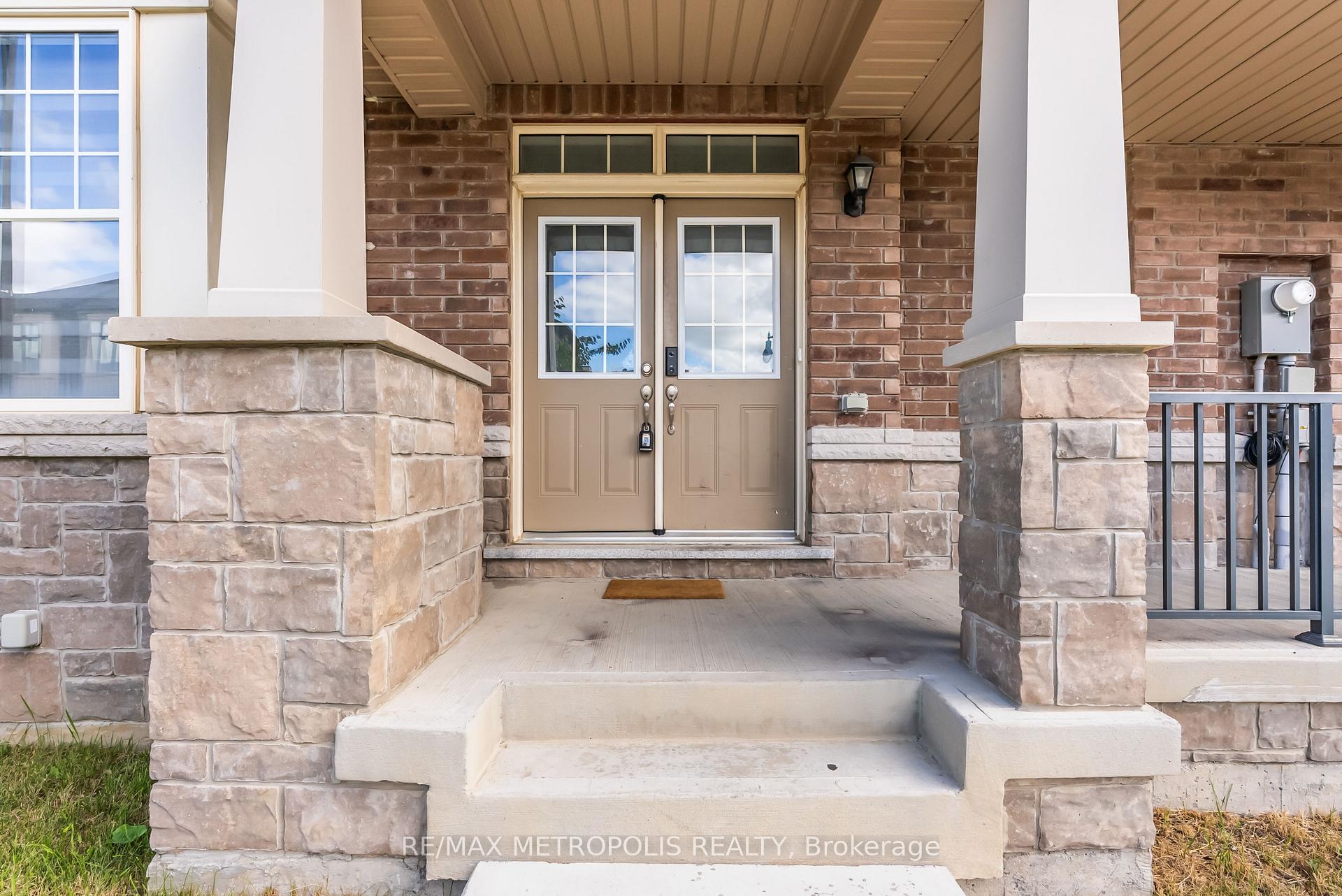 Photo 14 of 43 Pearman Crescent, Brampton, Northwest Brampton — HOMEH