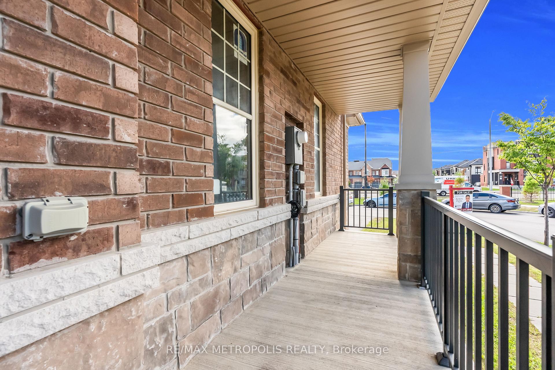 Photo 13 of 43 Pearman Crescent, Brampton, Northwest Brampton — HOMEH